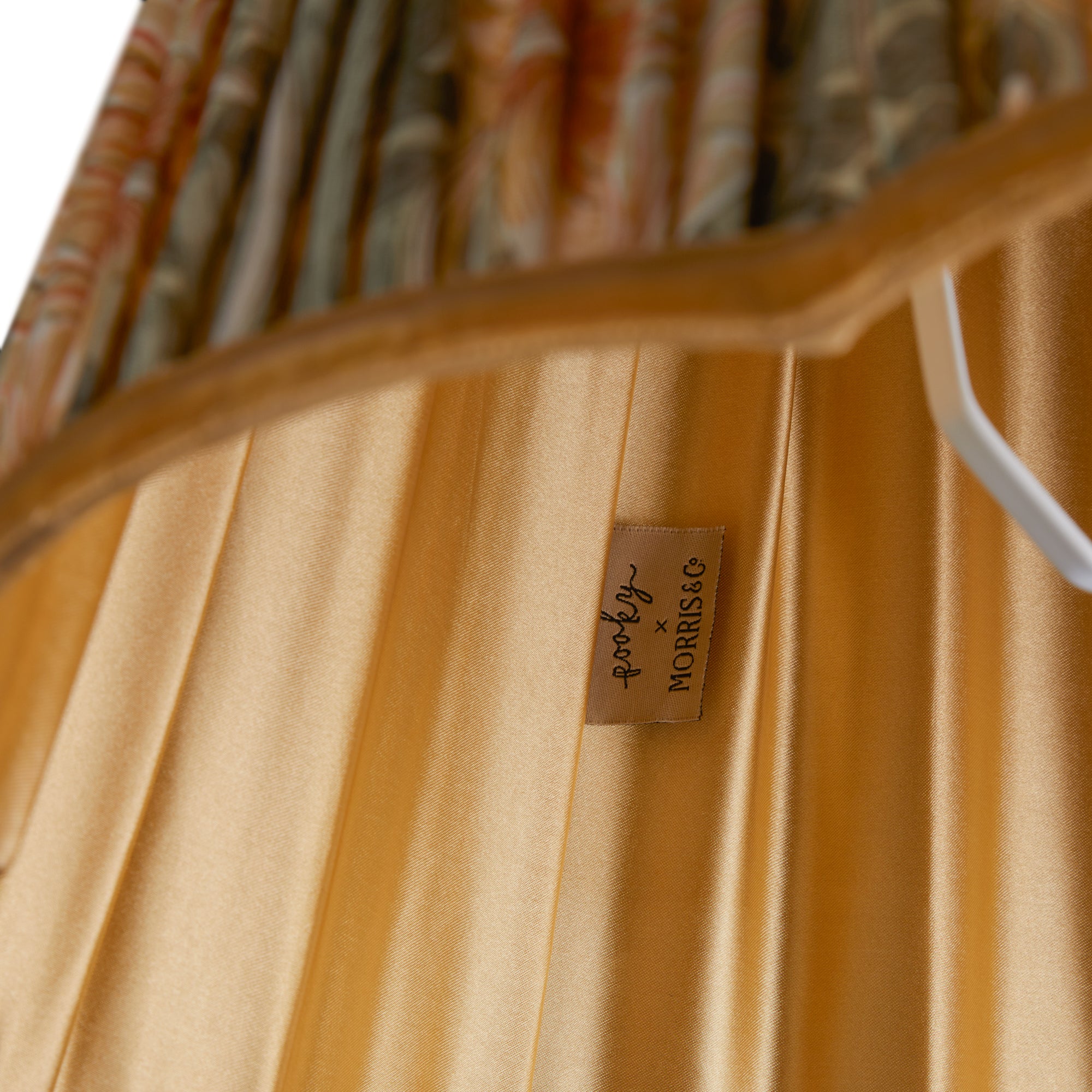 12 inch scalloped tall tapered shade in bayleaf & manilla silk pimpernel by morris & co - Image 4