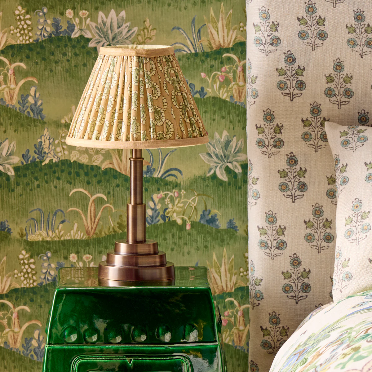 14 inch straight empire reversible gimbal shade in biscuit block printed Dotty gathered cotton by GP & J Baker - Image 5
