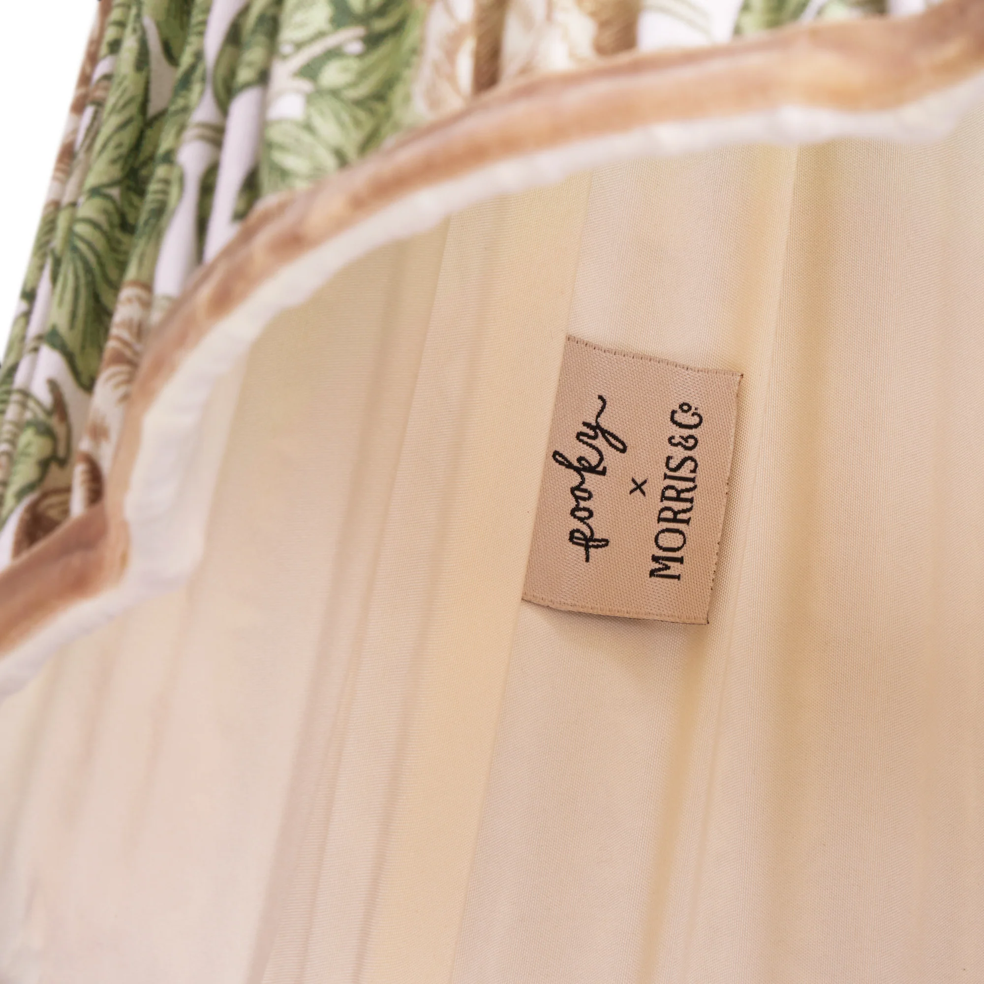 16 inch straight empire scalloped shade in leafy arbour Rambling Rose linen by Morris & Co - Image 4