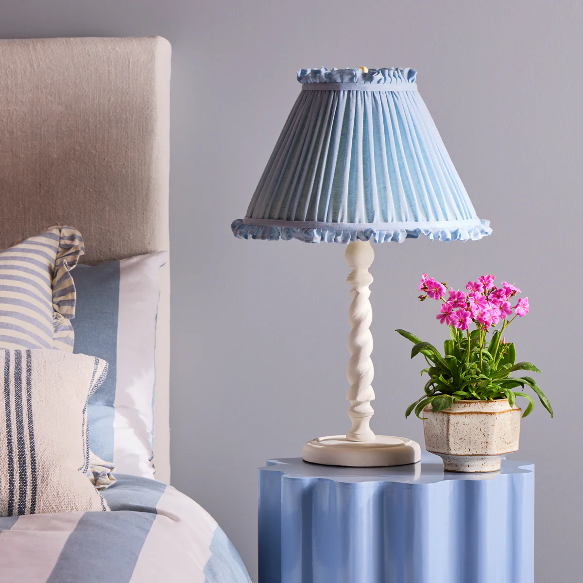 18 inch straight empire bloomer shade in blue sky linen - Image 5