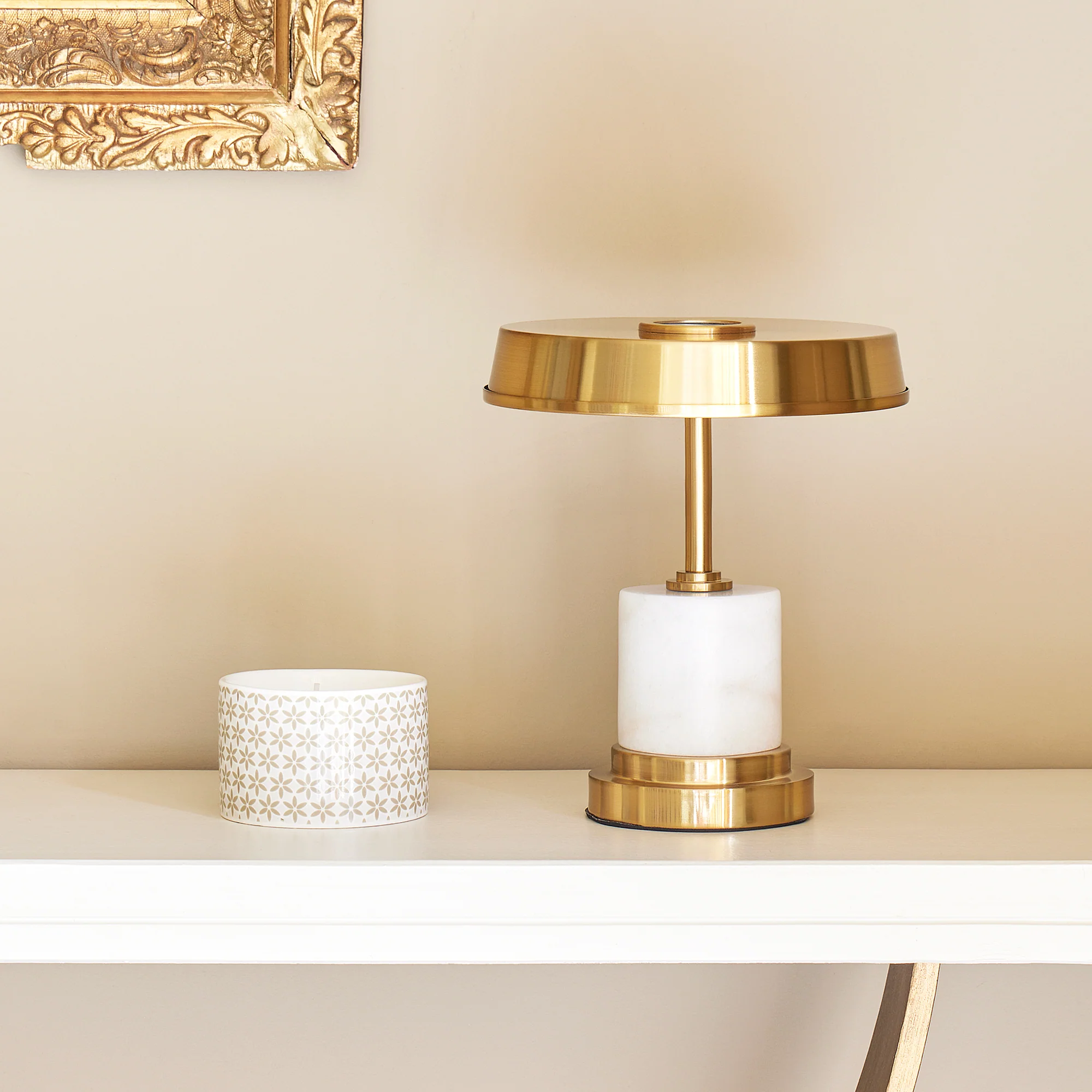 Avalar cordless table lamp in white marble - Image 8