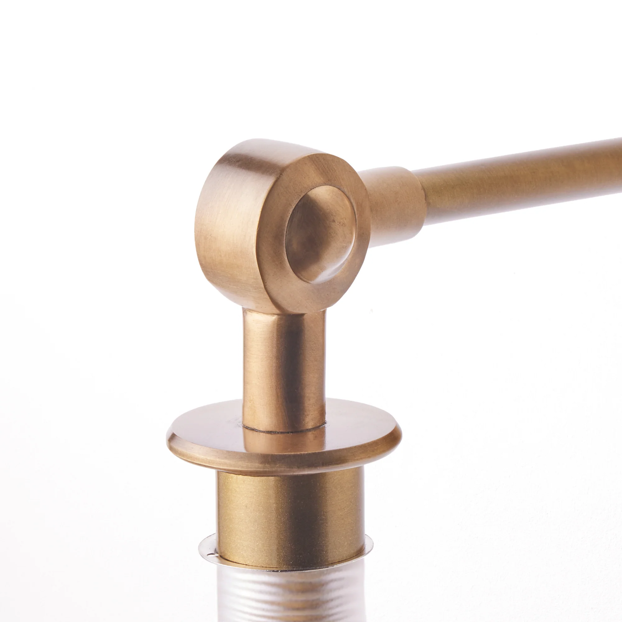 Bathroom Elbow wall fixture in antiqued brass - Image 3
