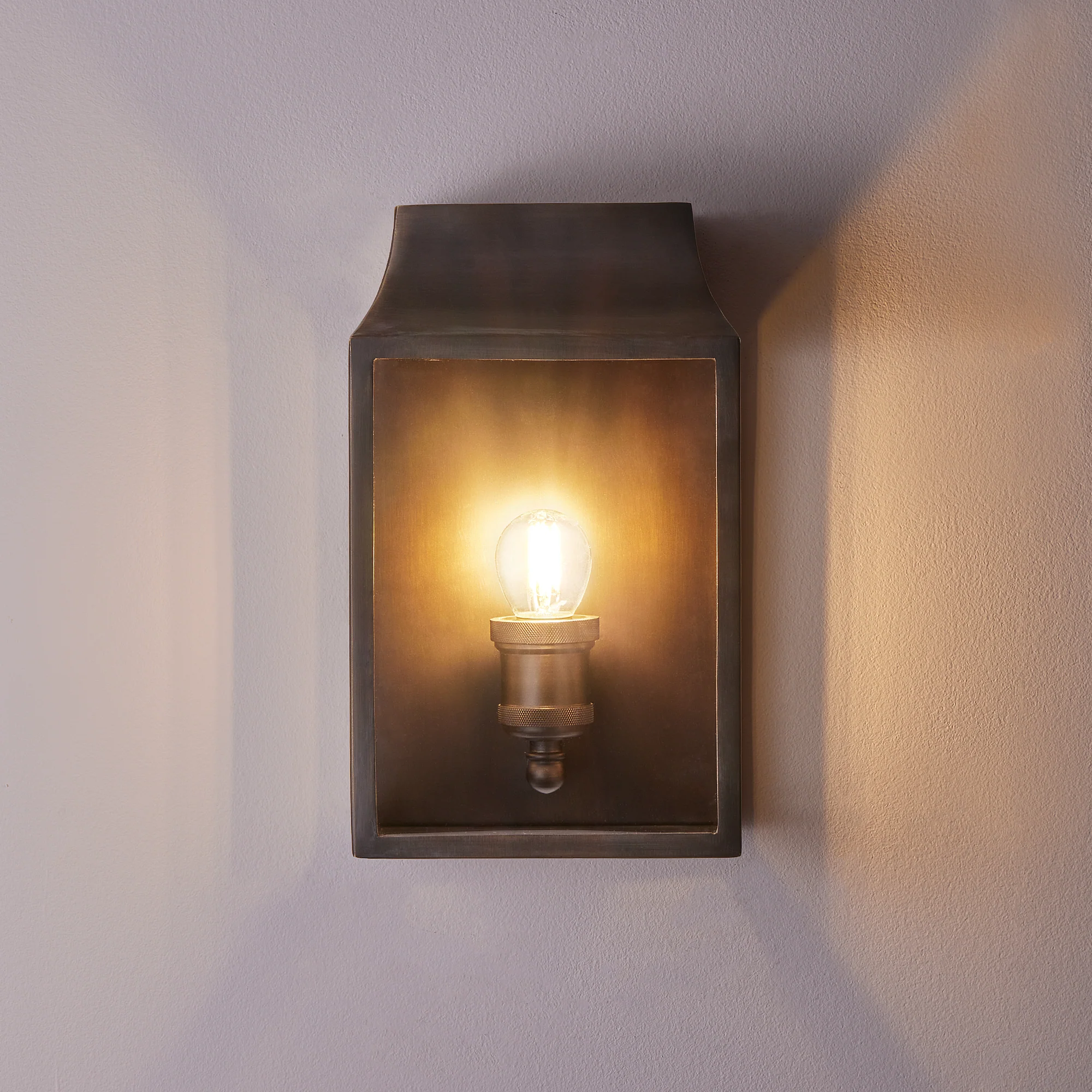 Crail wall sconce in bronze - Image 6