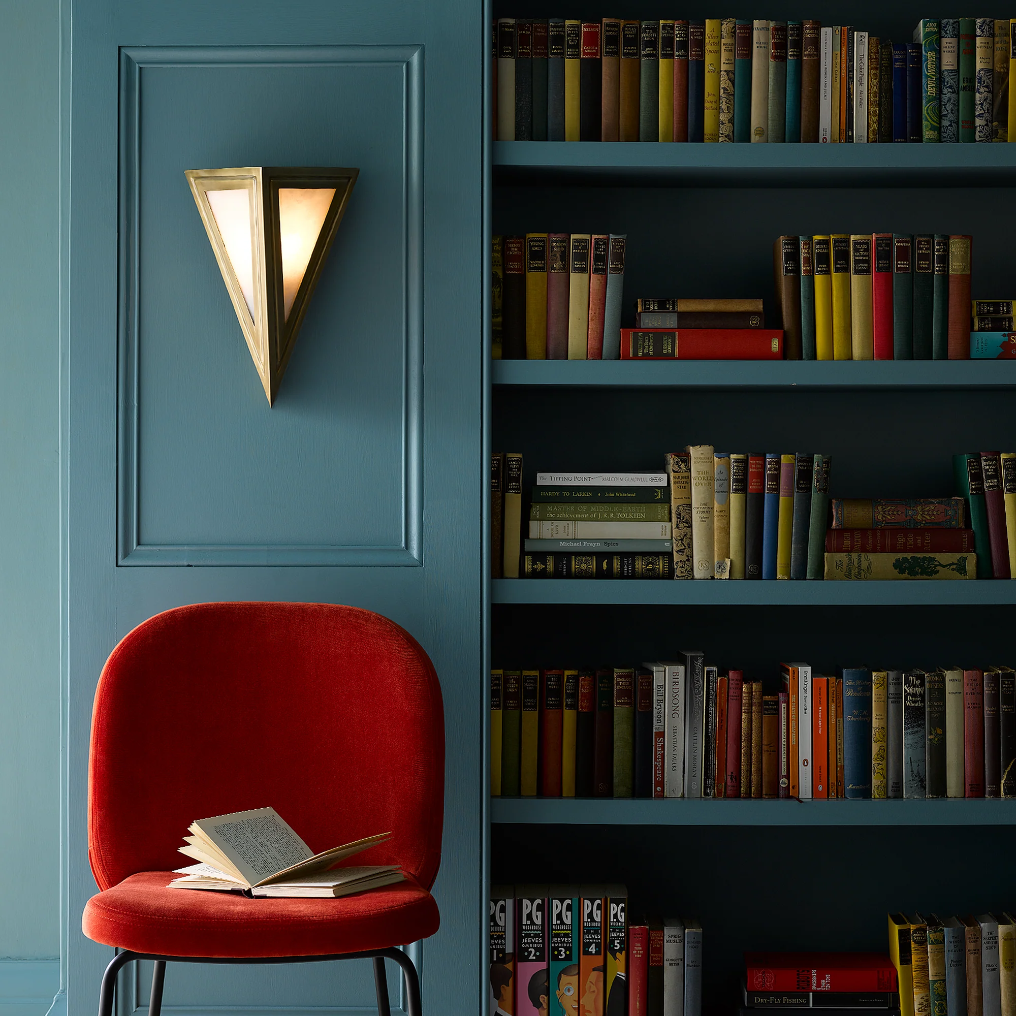 Cyrus wall sconce in antiqued brass - Image 5