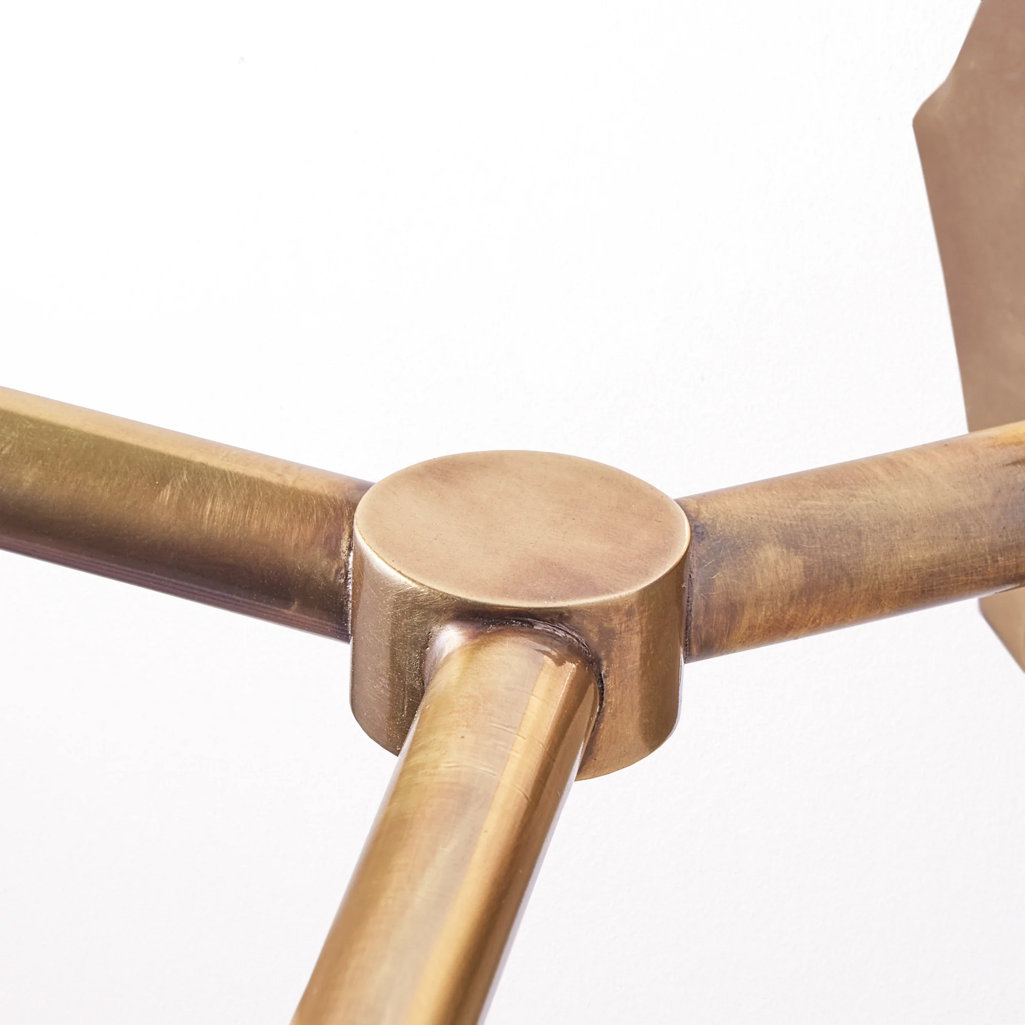Double Insignia cordless wall fixture in antique brass - Image 5