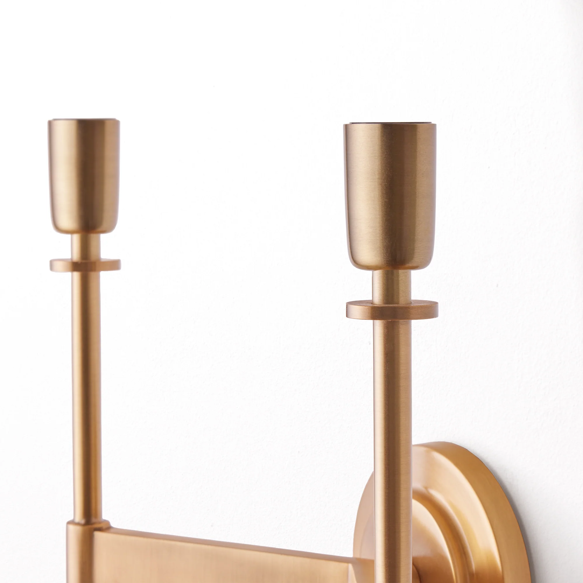 Double Tremmers wall fixture in antiqued brass - Image 5