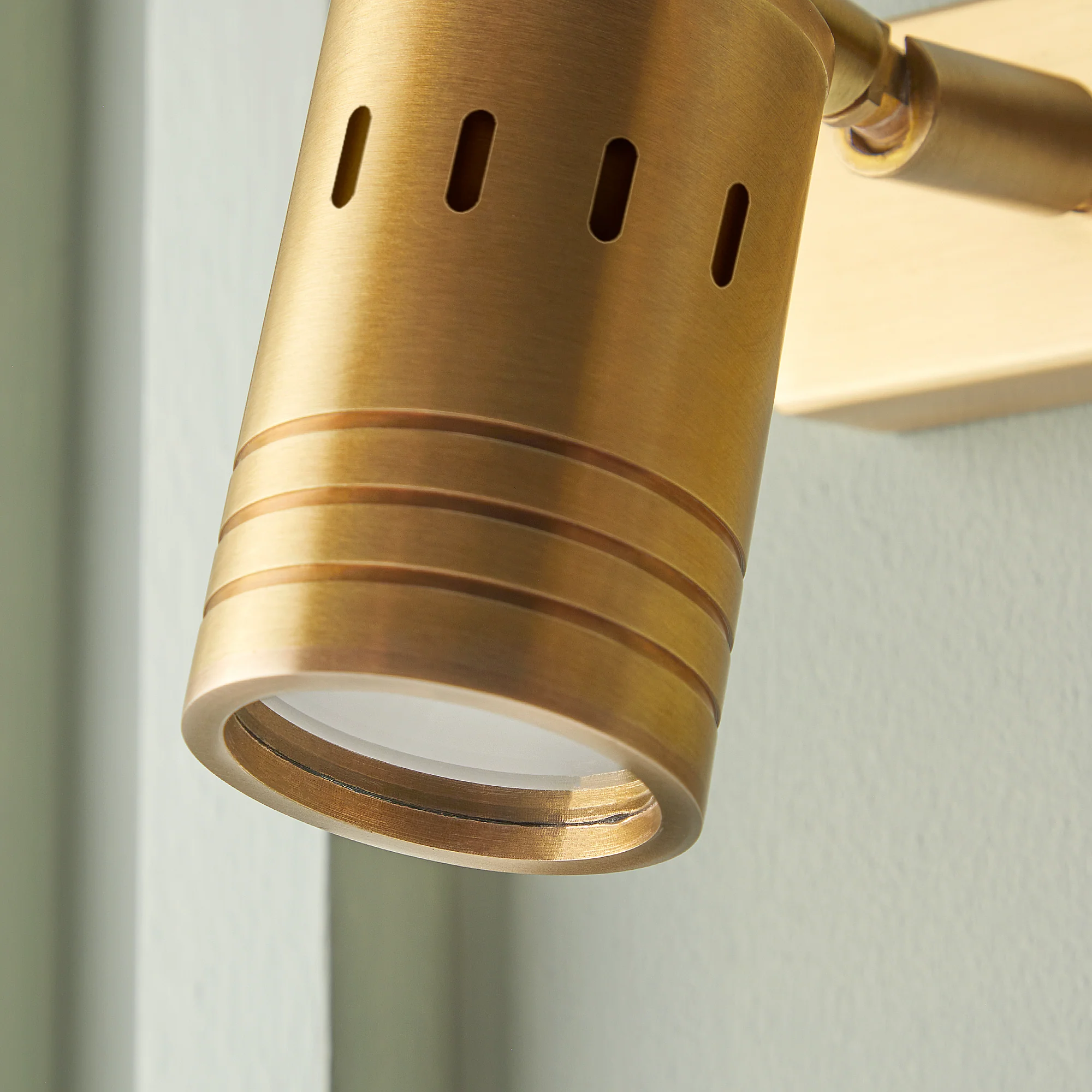 Double watson spot light in antiqued brass - Image 12