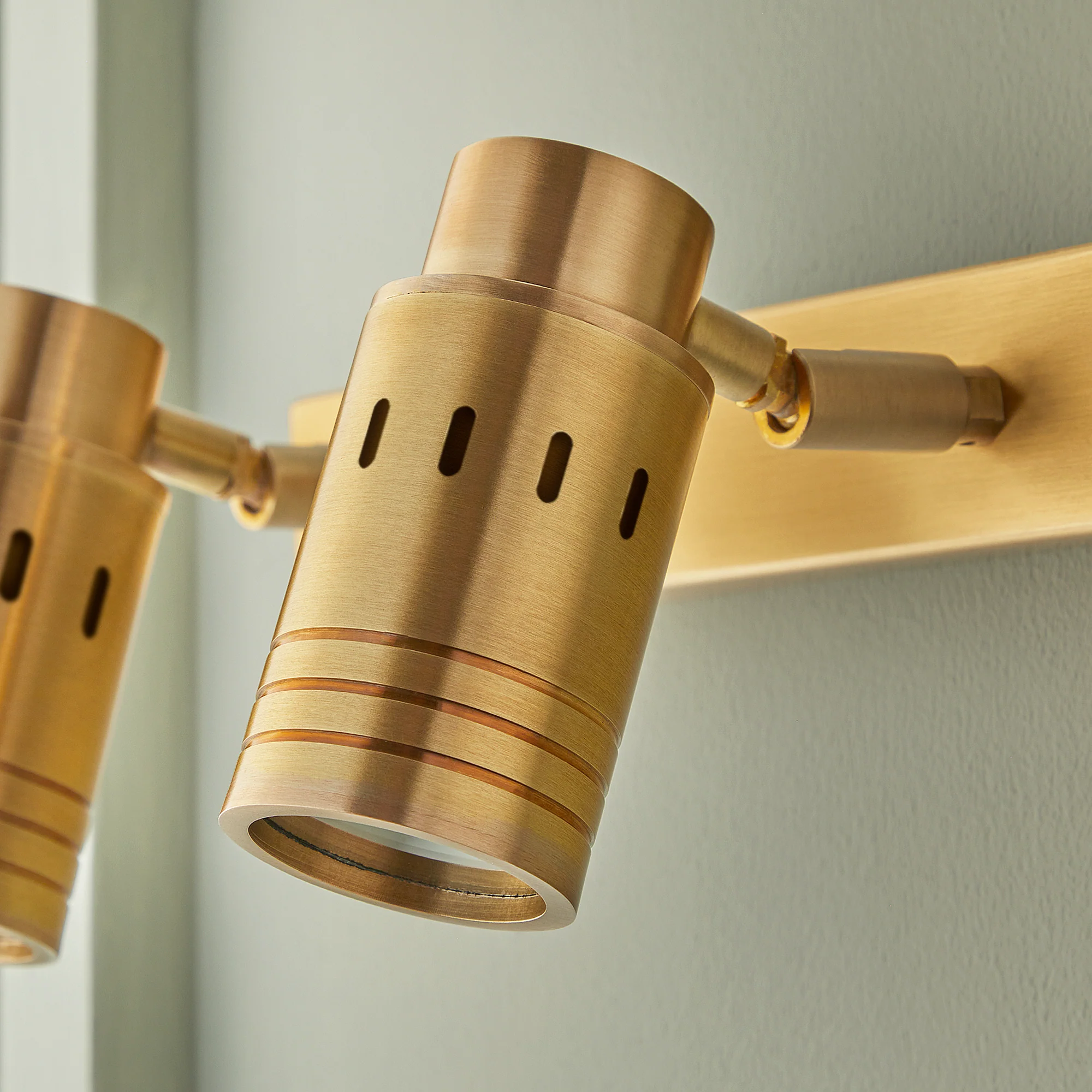 Double watson spot light in antiqued brass - Image 7