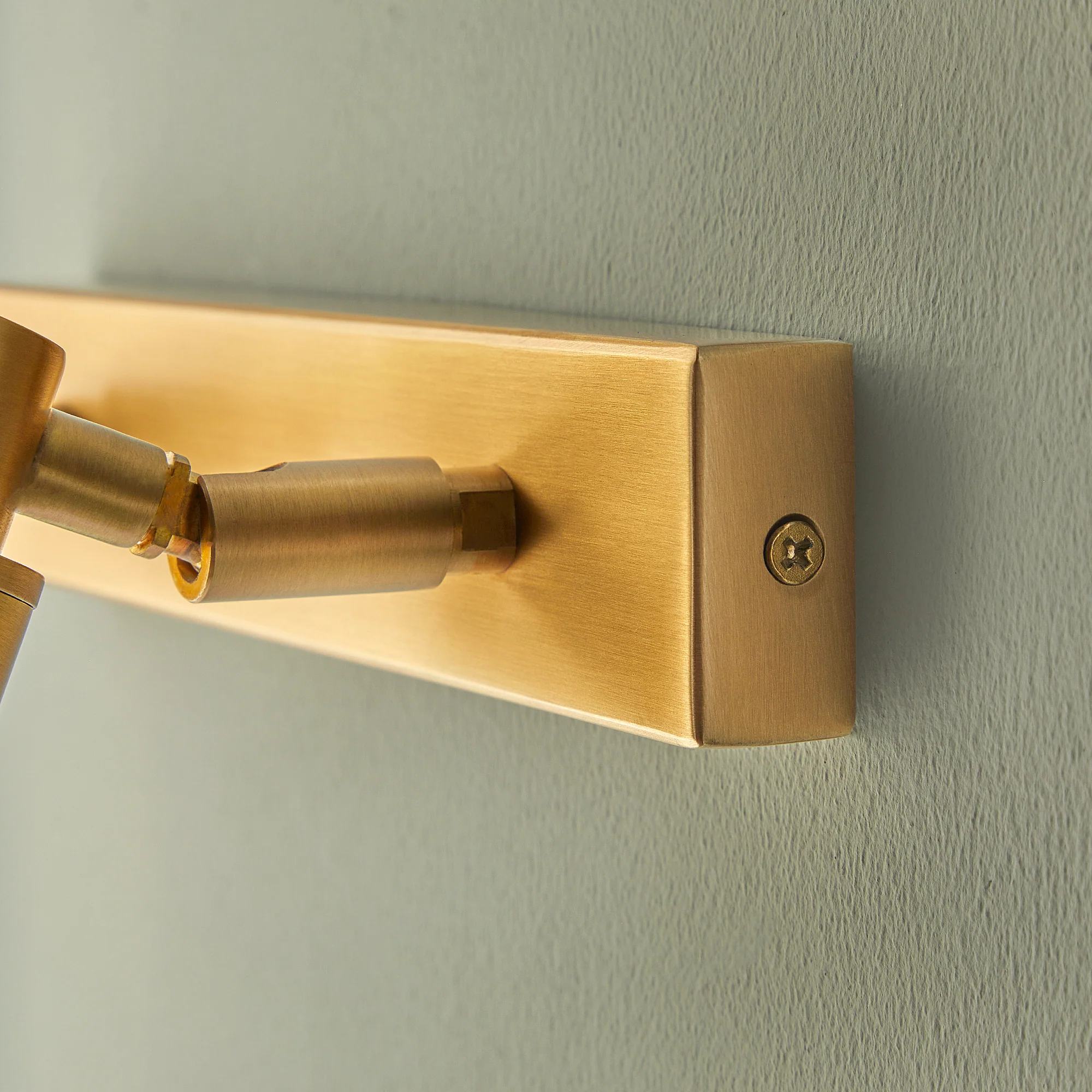 Double watson spot light in antiqued brass - Image 9