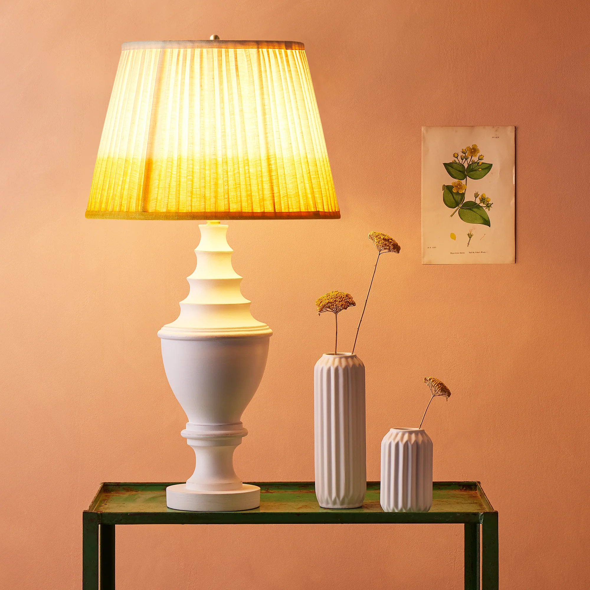 Draycott table lamp in white - Image 2