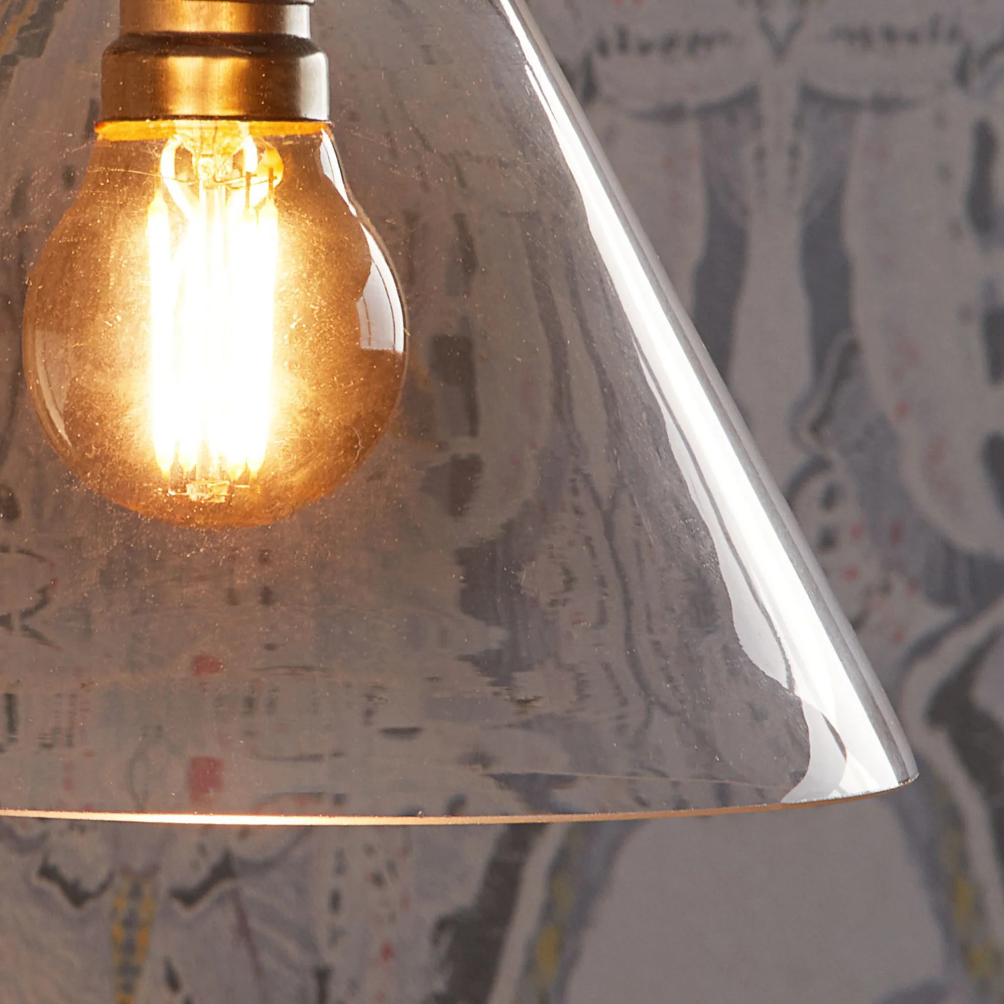Hazelette pendant shade in clear glass - Image 3