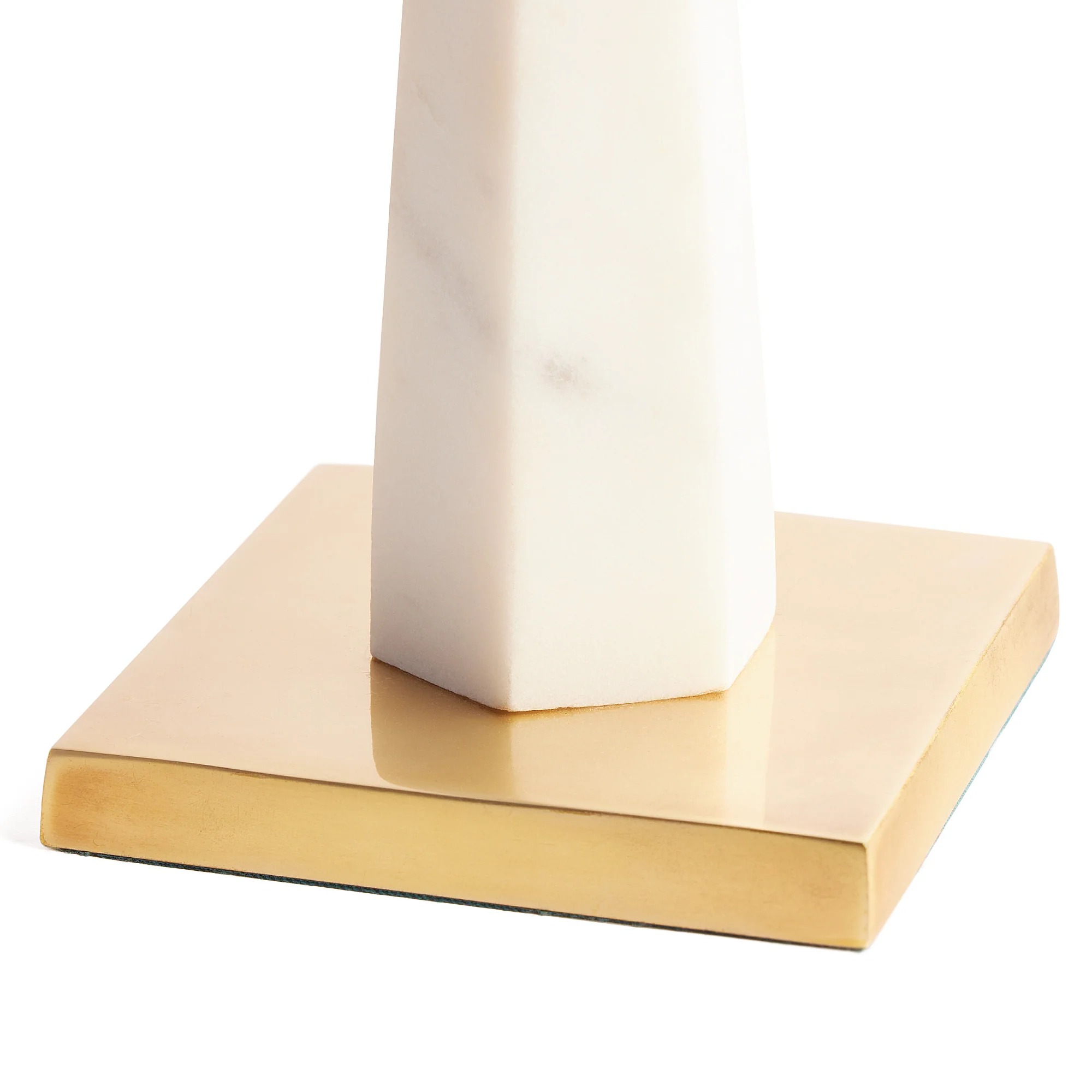 Karnak cordless table lamp in brass and white marble - Image 4