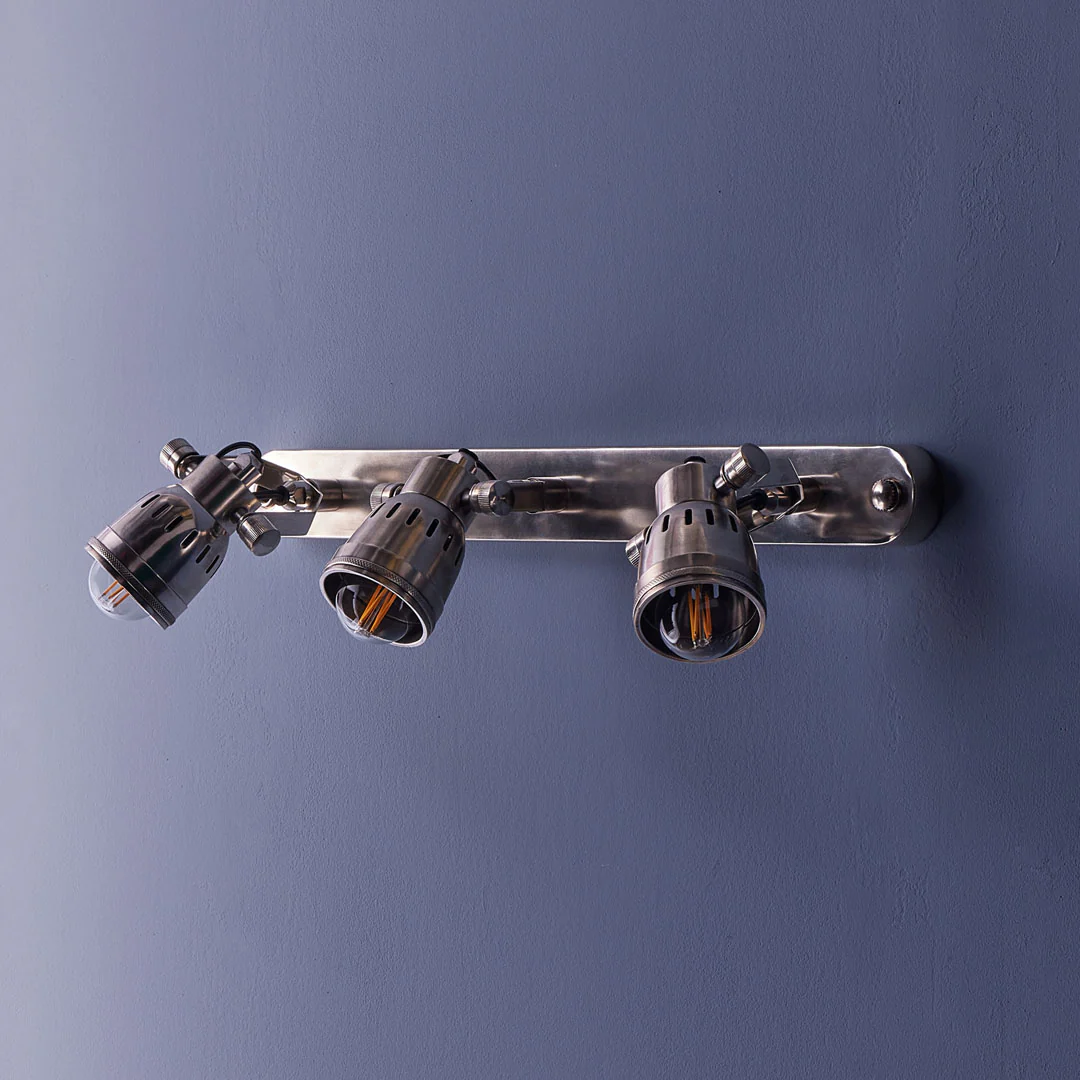 Large and long Humph wall sconce in antiqued silver - Image 3