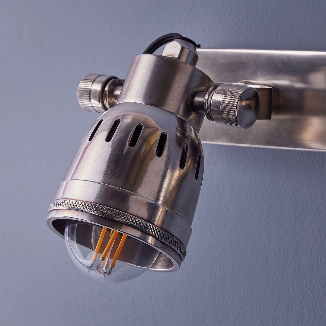 Large and long Humph wall sconce in antiqued silver - Image 6