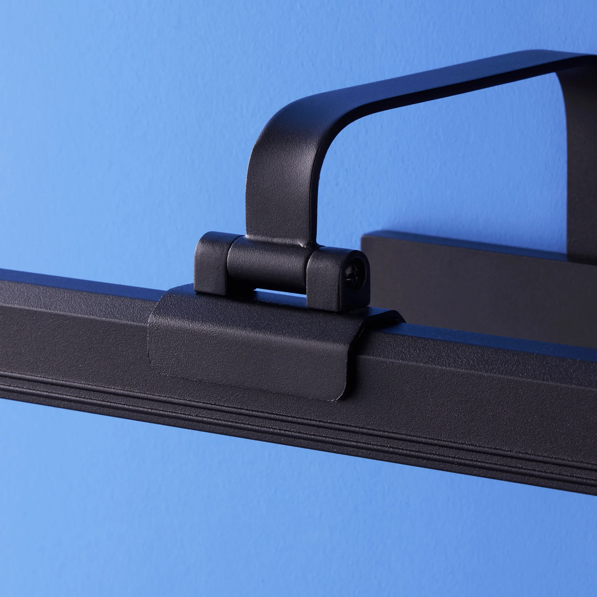 Larger Marcel cordless picture light in black - Image 4
