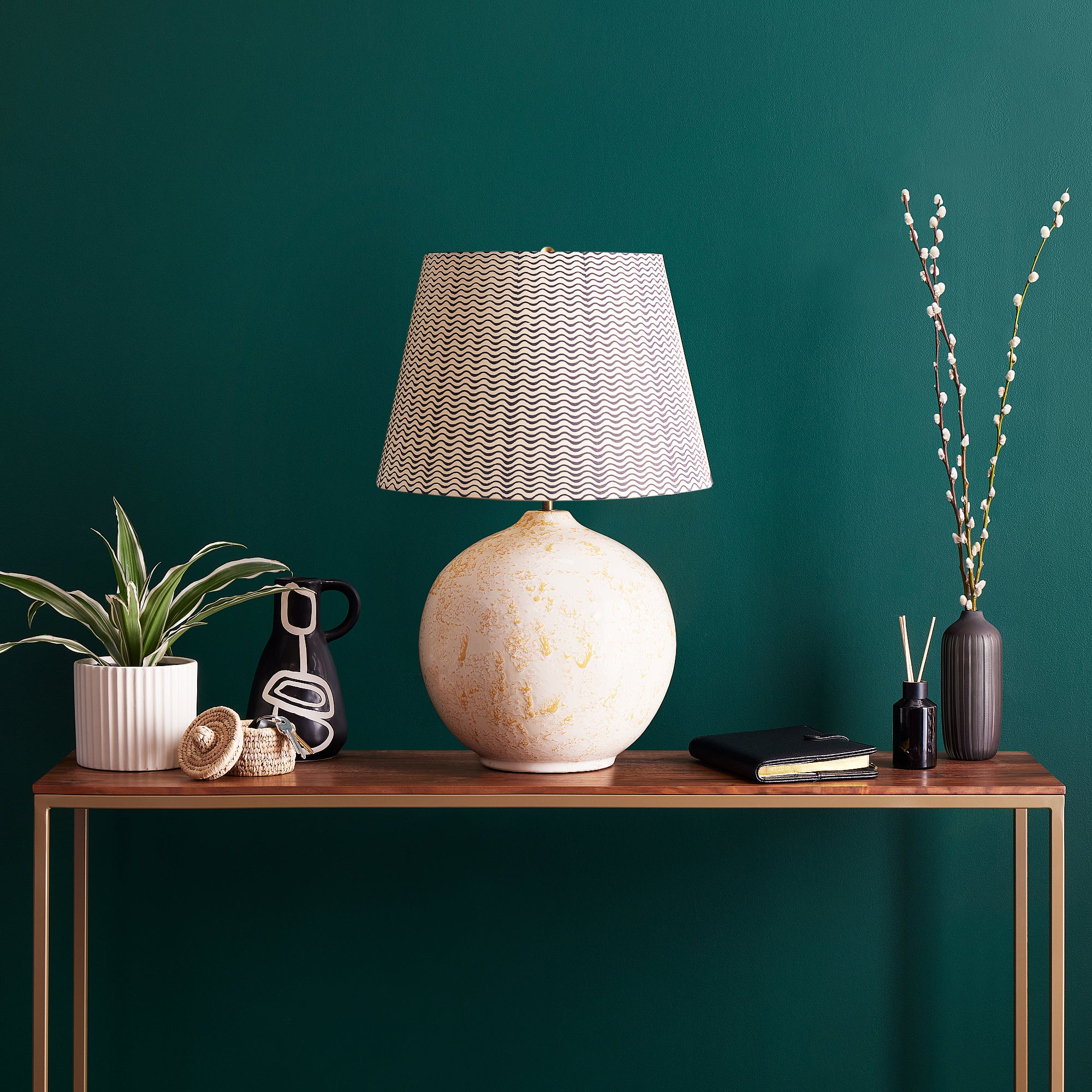 Larger Olly table lamp in white textured glaze - Image 5