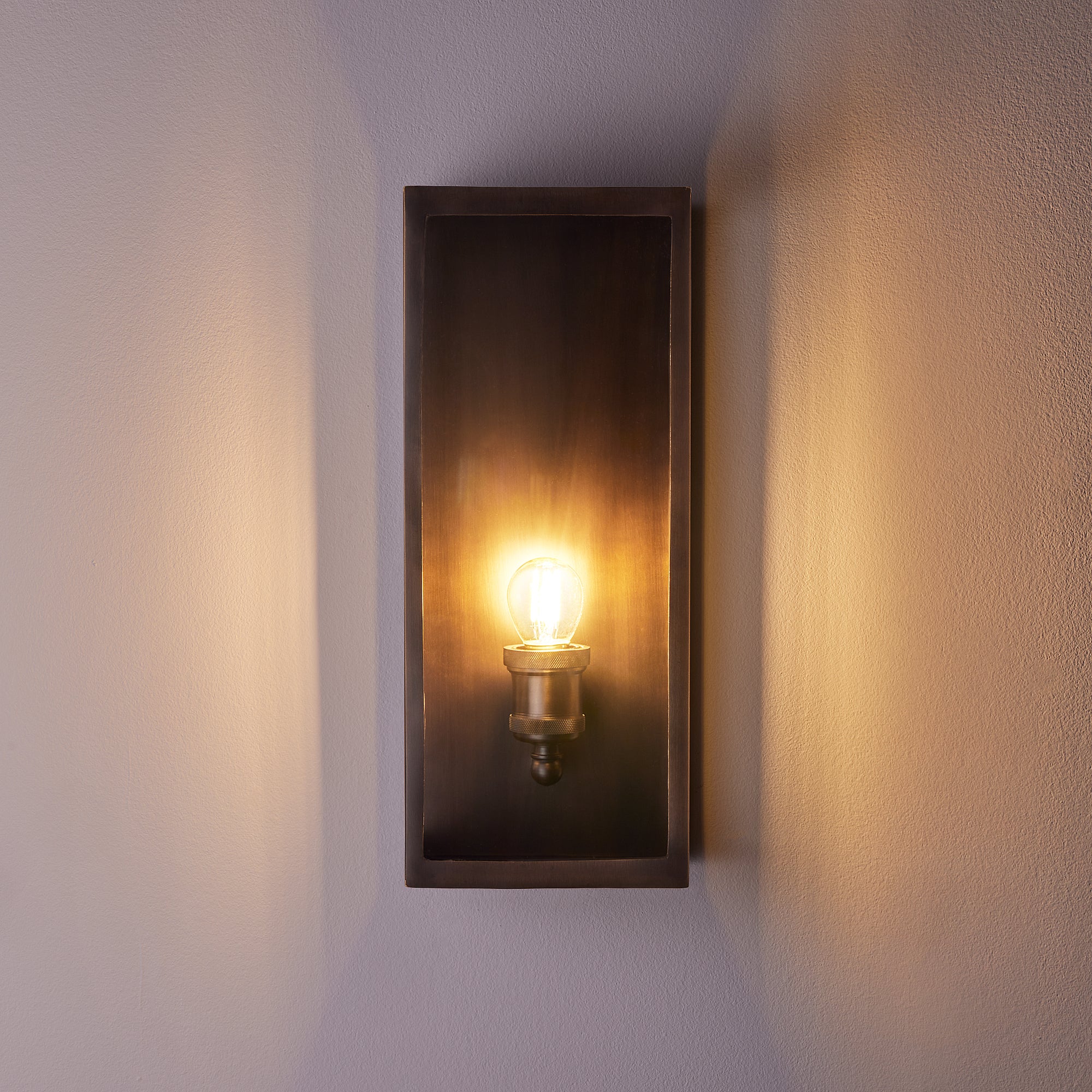 Long and thin Orford wall sconce in bronze - Image 6