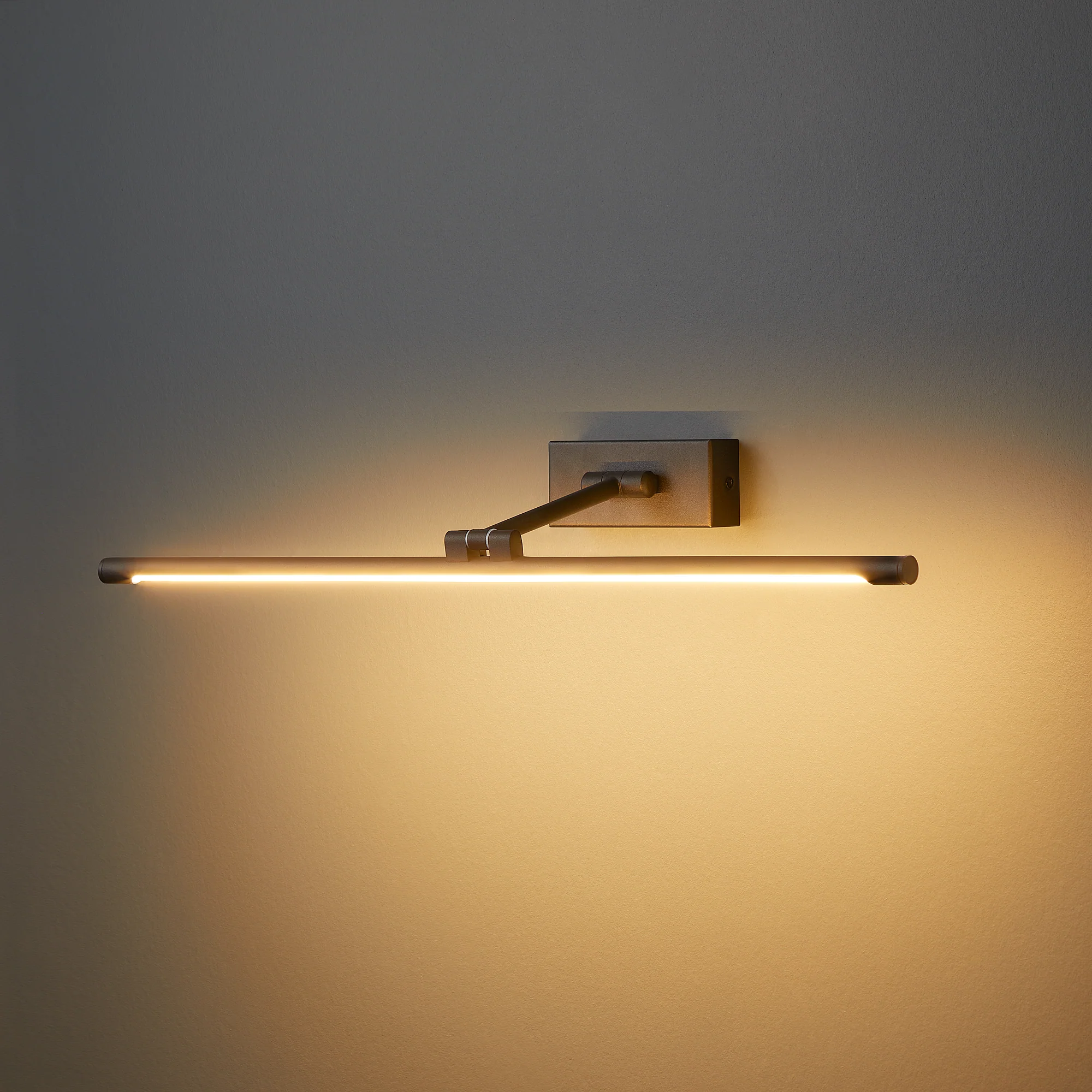 Medium Milton picture light in black - Image 9