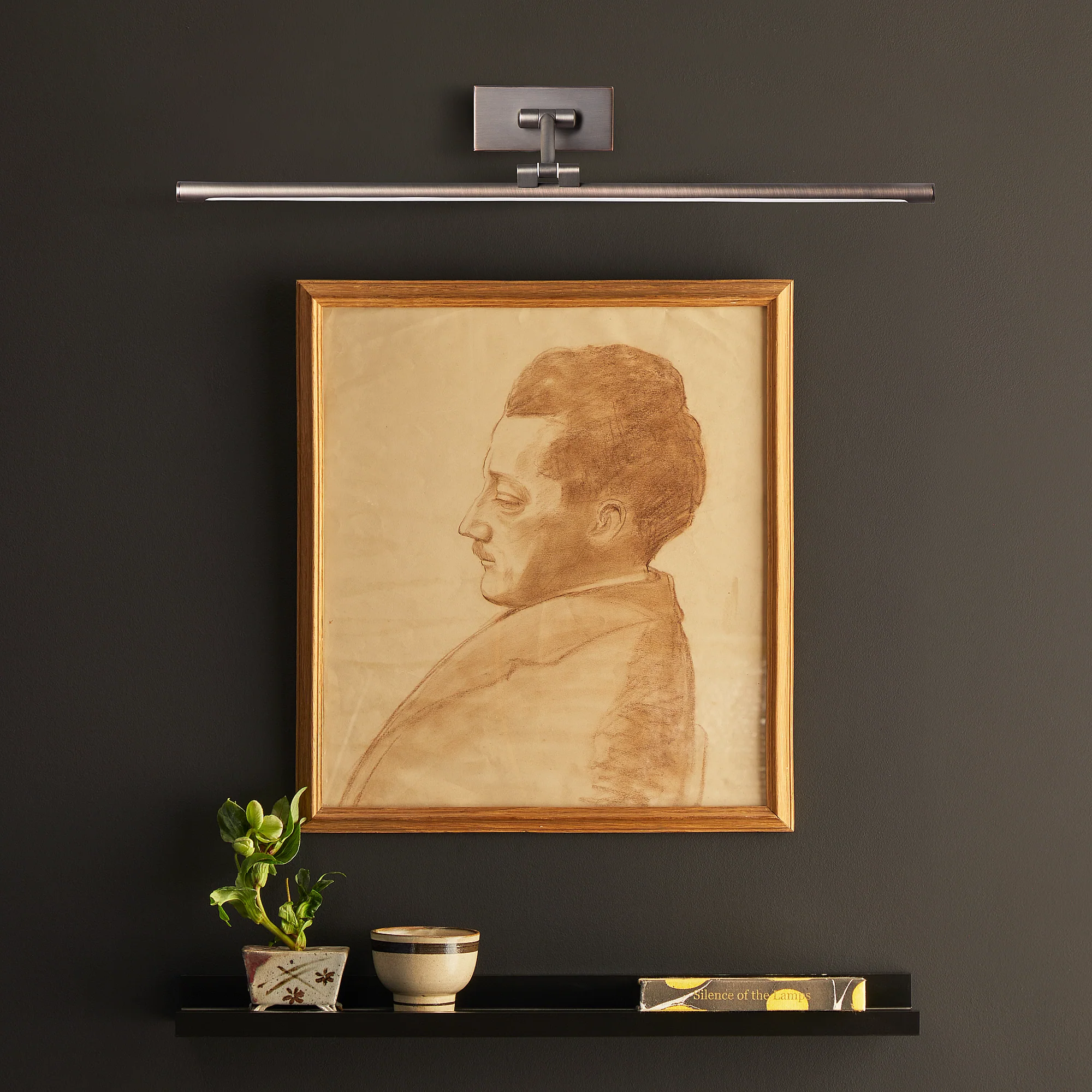 Medium Milton picture light in bronze - Image 2