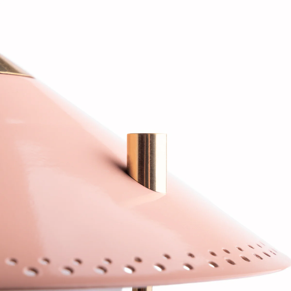 medium Stefan cordless lantern in Blush by the Novogratz - Image 7