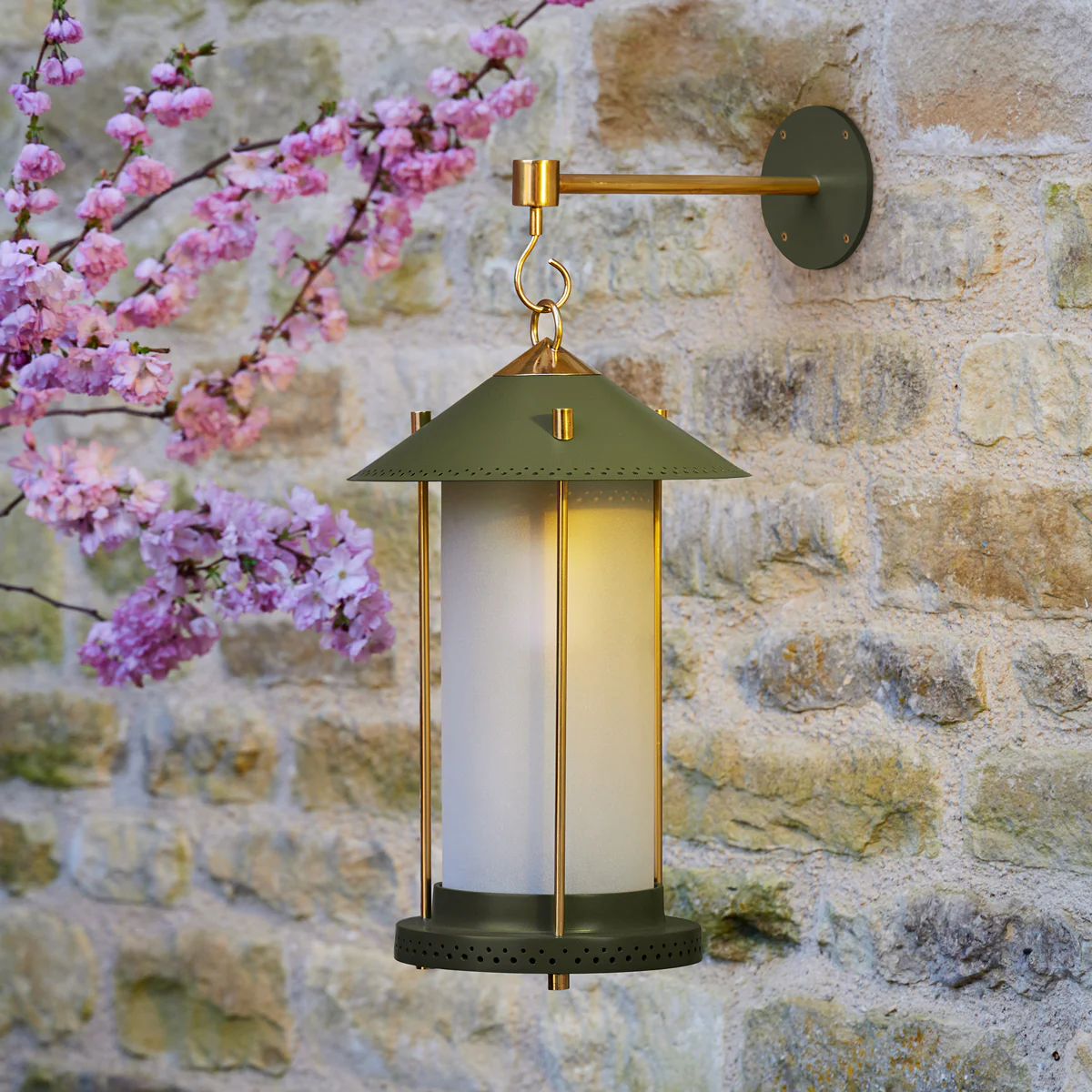 medium Stefan cordless lantern in Moss by the Novogratz - Image 6