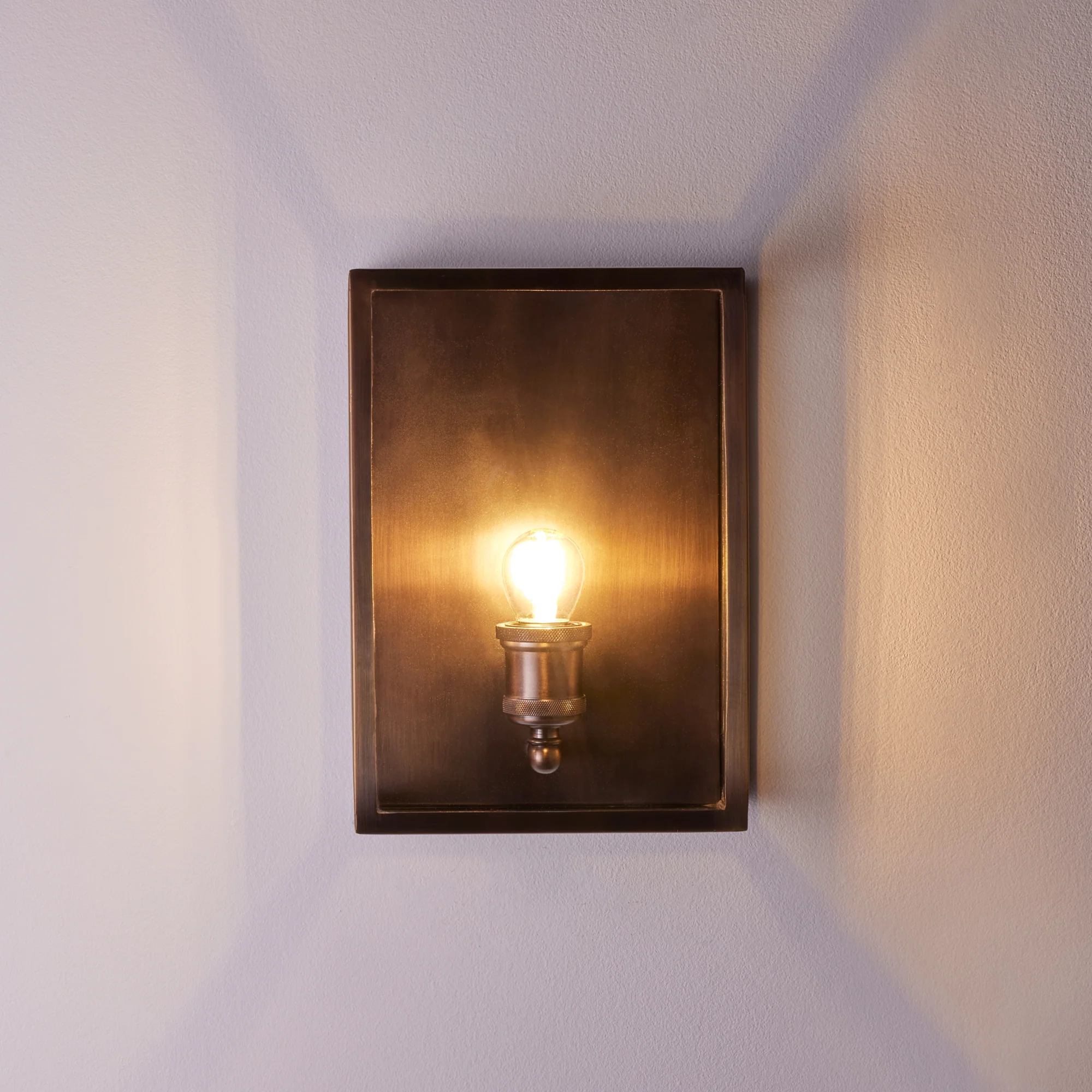 Orford wall sconce in bronze - Image 6