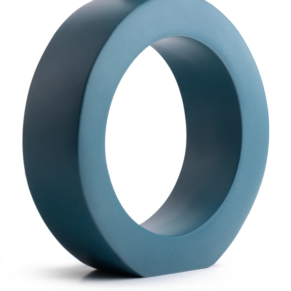 Oscar cordless table lamp in Denim by the Novogratz - Image 3