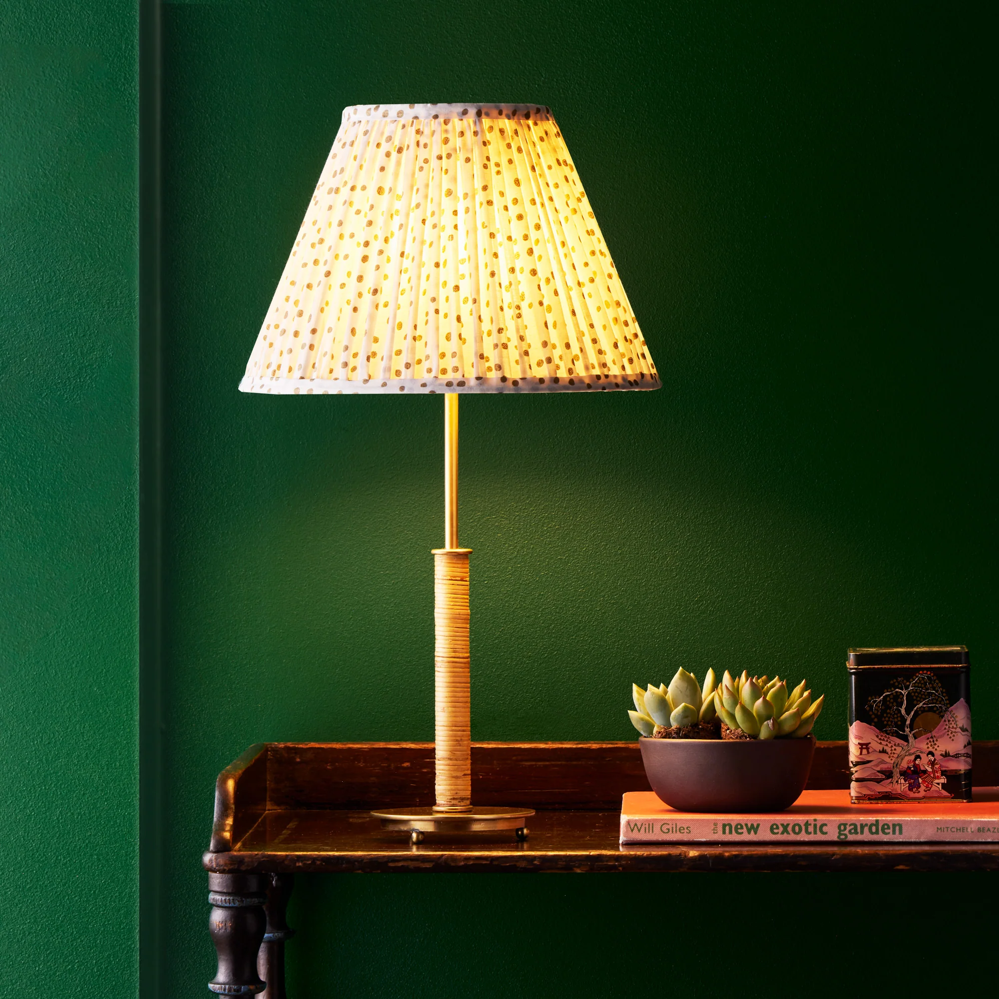 Piaf cordless table lamp in brass and wrapped cane - Image 2