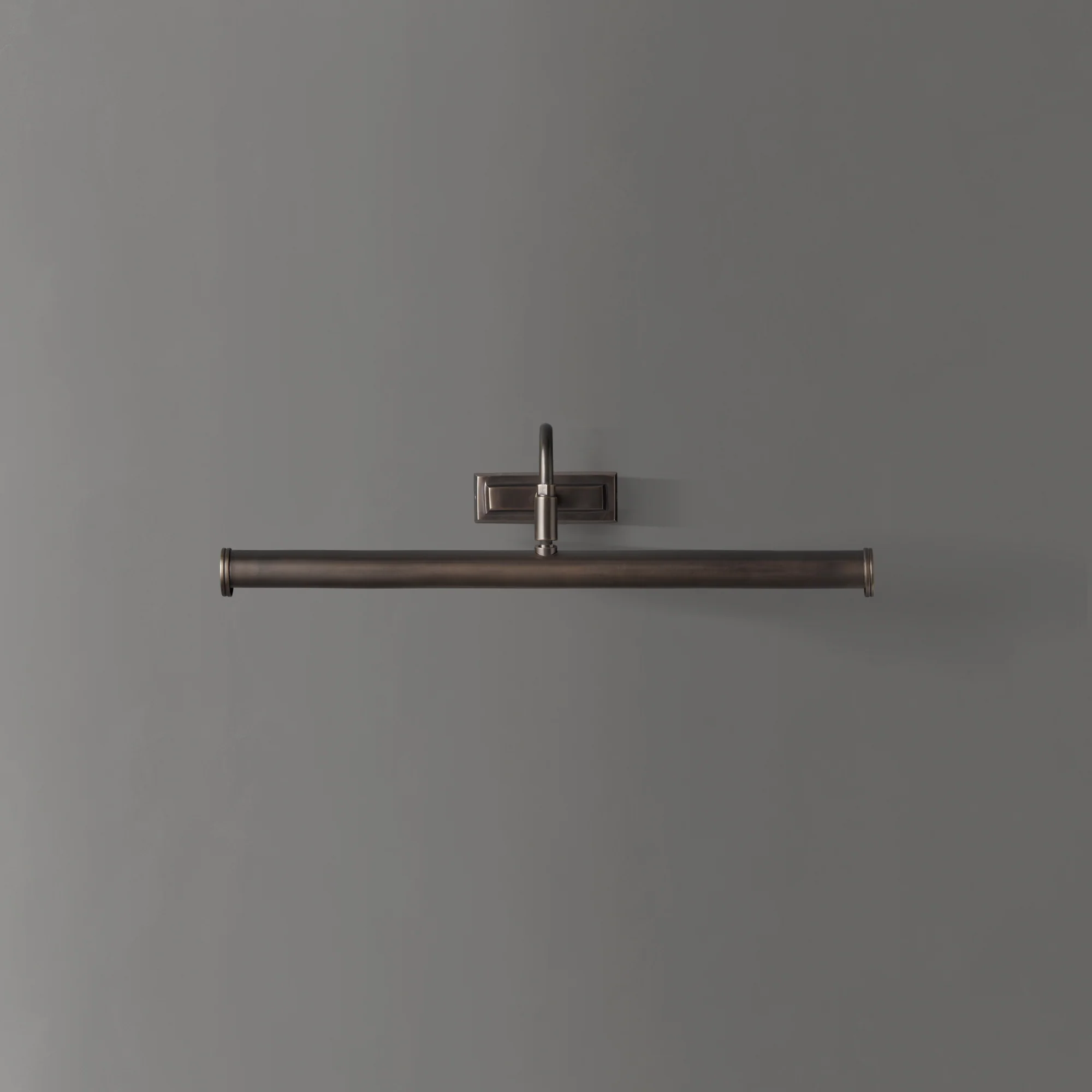 Regular Clyfford picture light in bronze