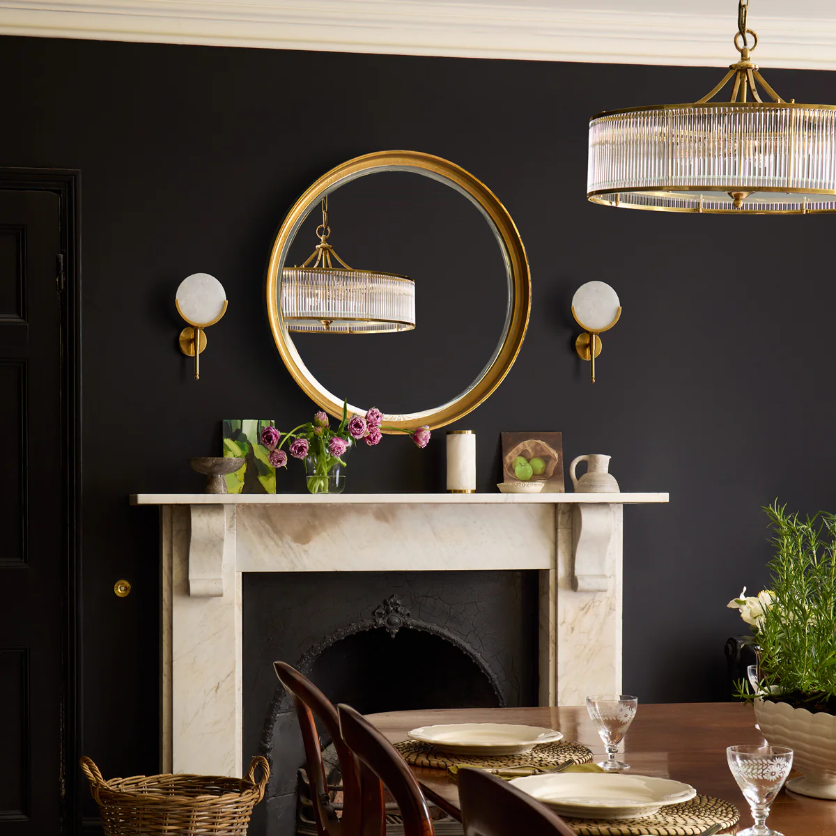Regular Feathers mirror in antiqued gold - Image 6