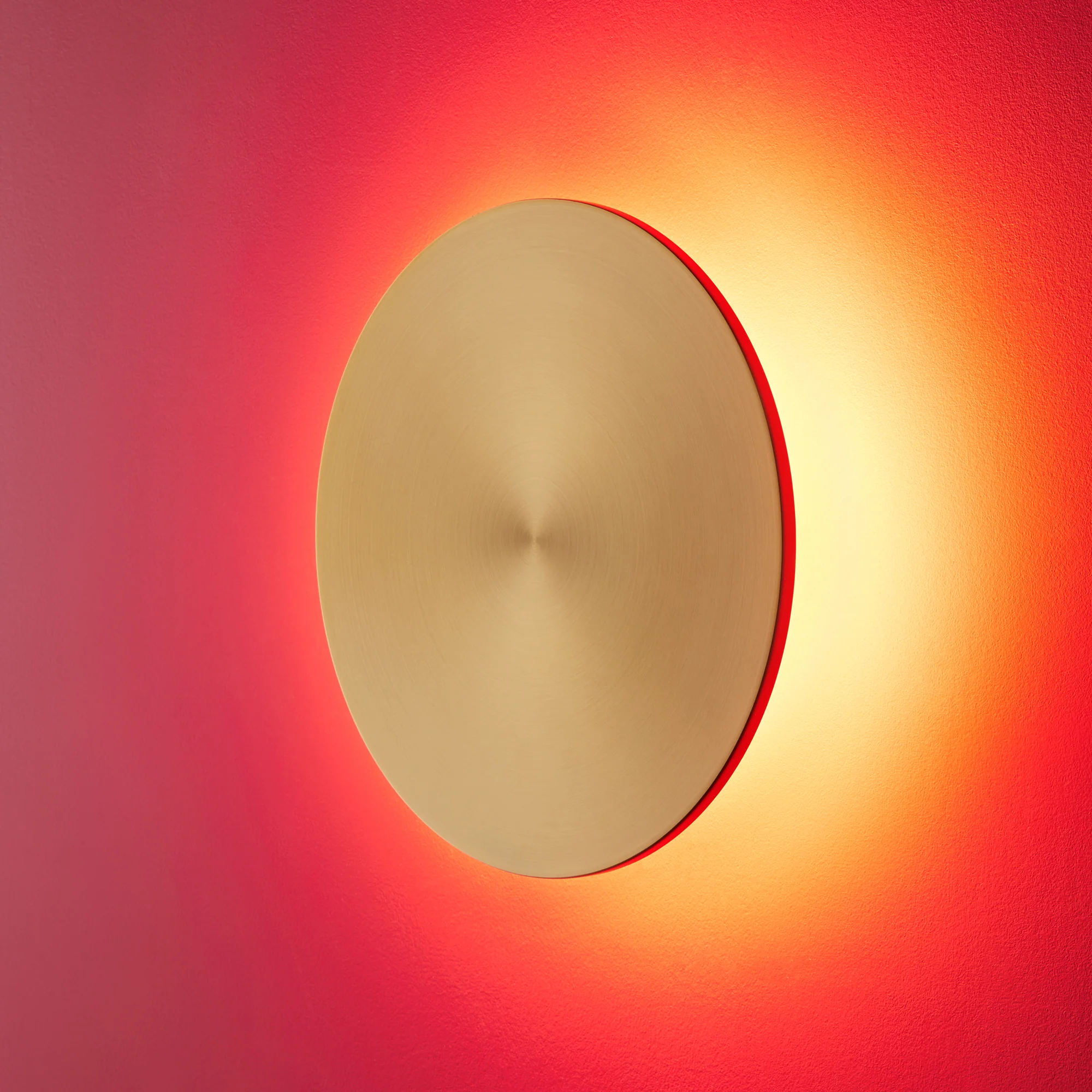 Regular Helios wall sconce in brushed gold - Image 2