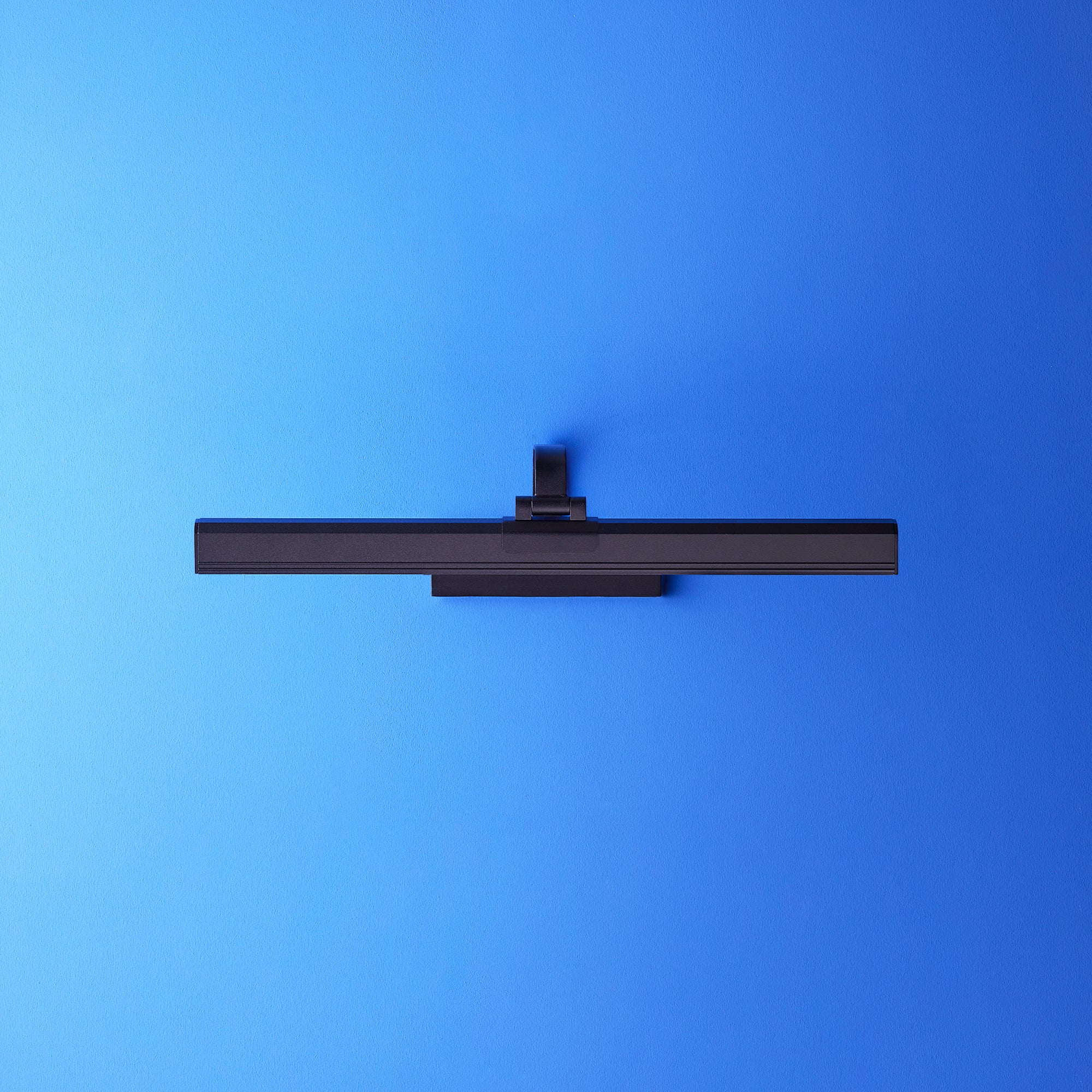 Regular Marcel cordless picture light in black