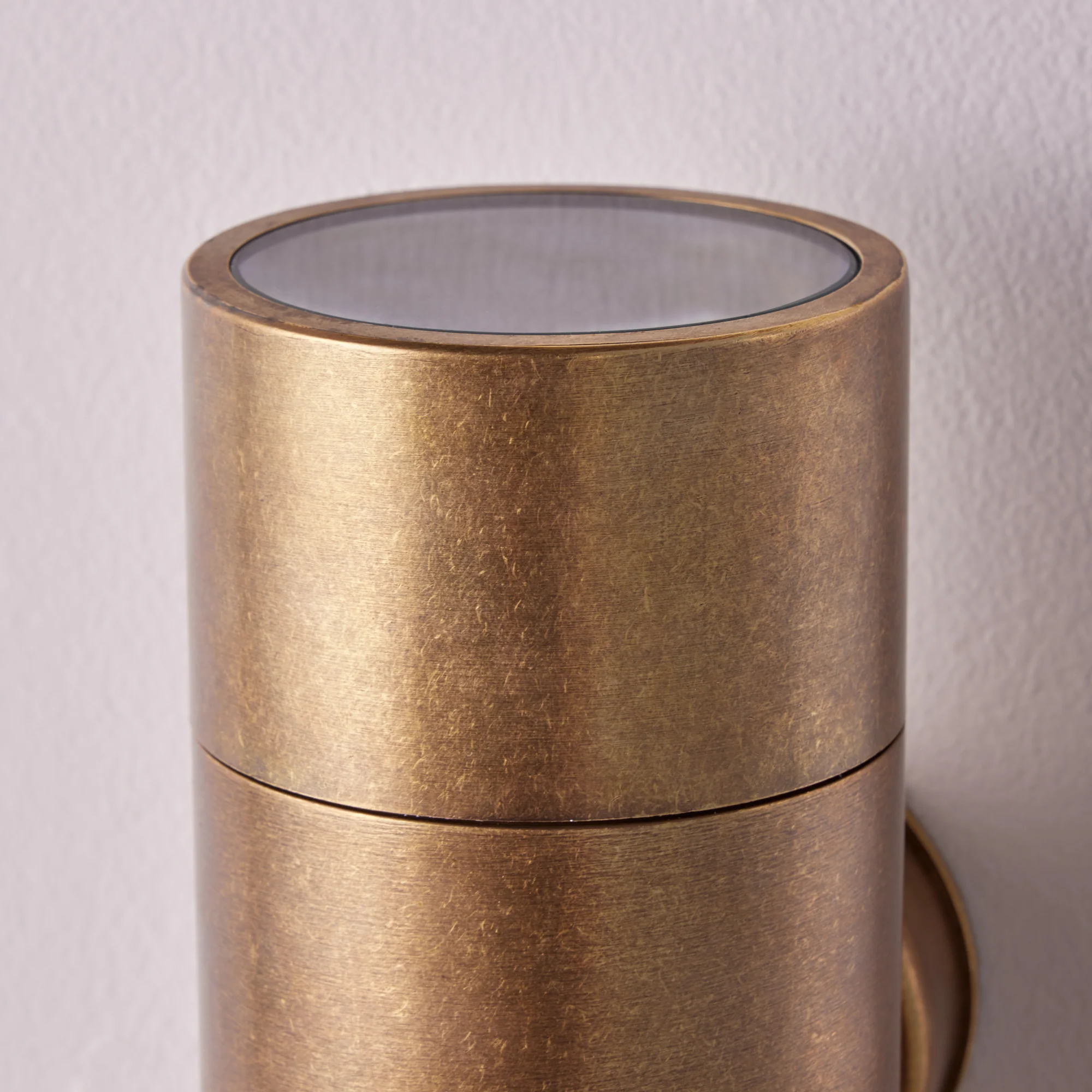 Regular Portreath exterior wall sconce in antiqued brass - Image 6