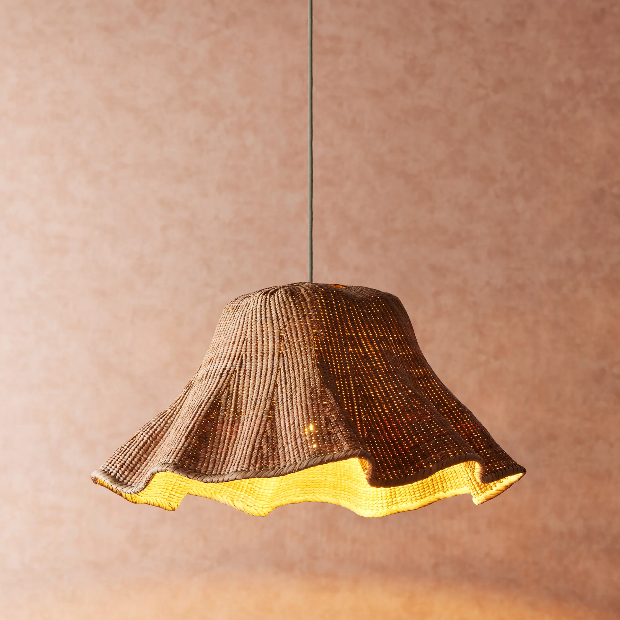 Regular Wonky Wave natural woven palm basket - Image 3