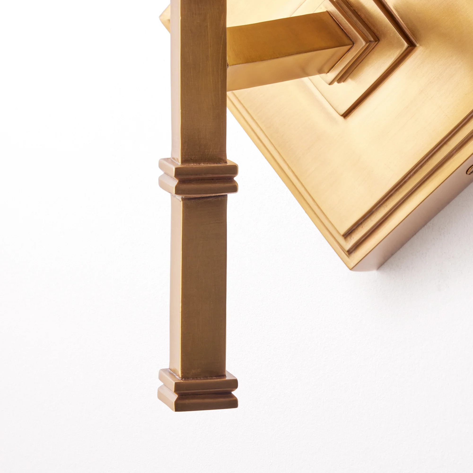 Single Astor wall fixture in antiqued brass - Image 4