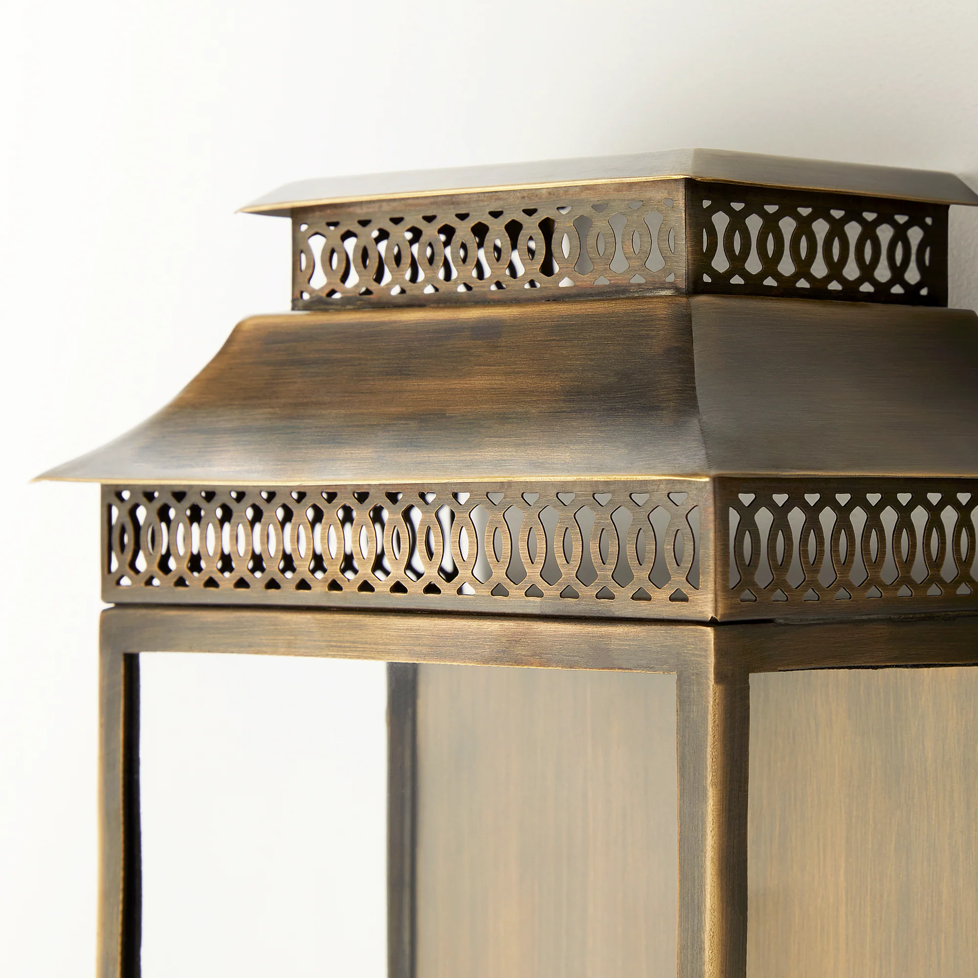 Smaller Hastings wall sconce bronze - Image 3
