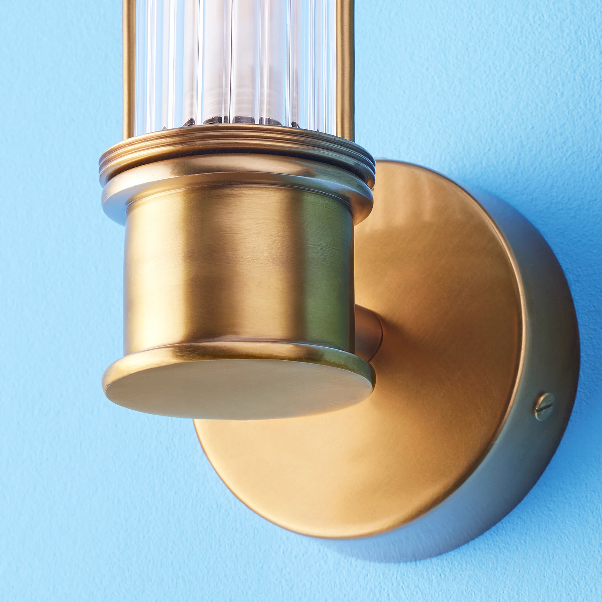 Smaller Hunter wall sconce in antiqued brass and glass - Image 5