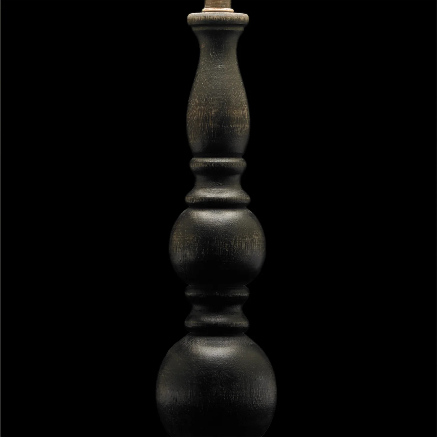 Smaller Otto table lamp in black - Image 6