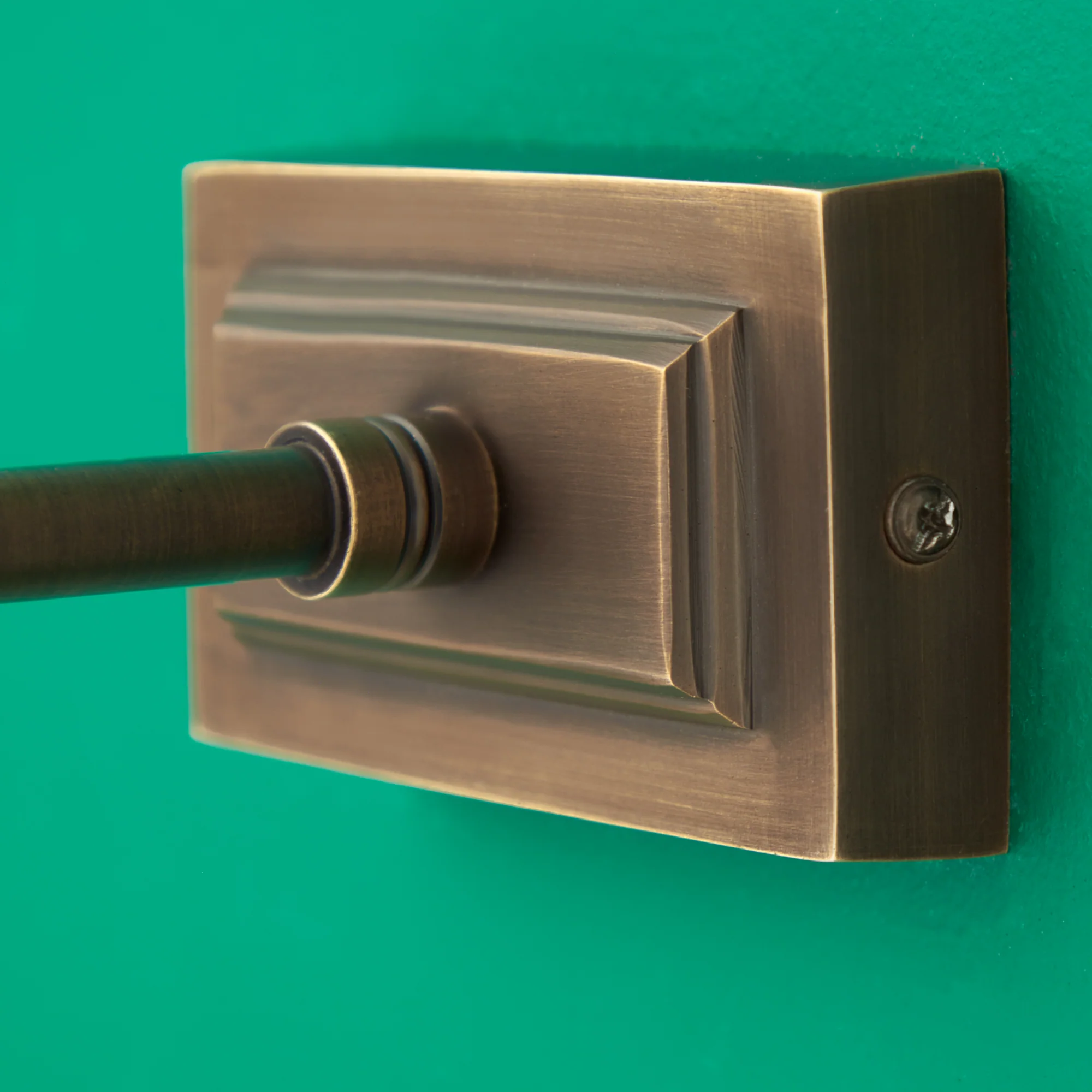 Smaller Pitcheroo picture light in bronze - Image 8