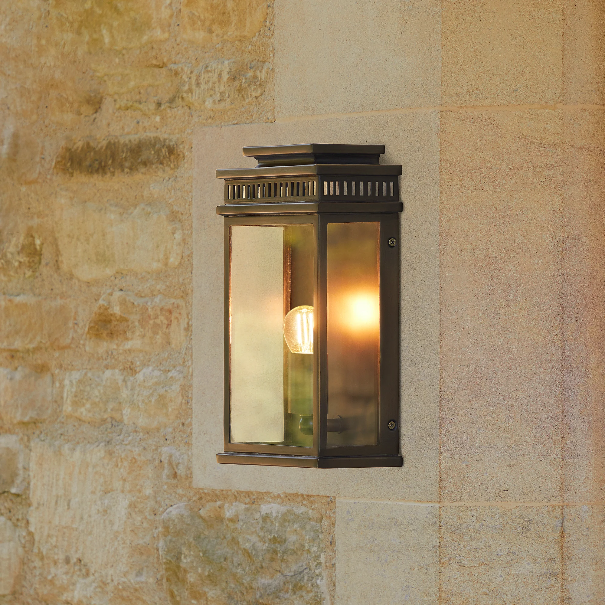 Smaller Tenby wall sconce bronze - Image 2