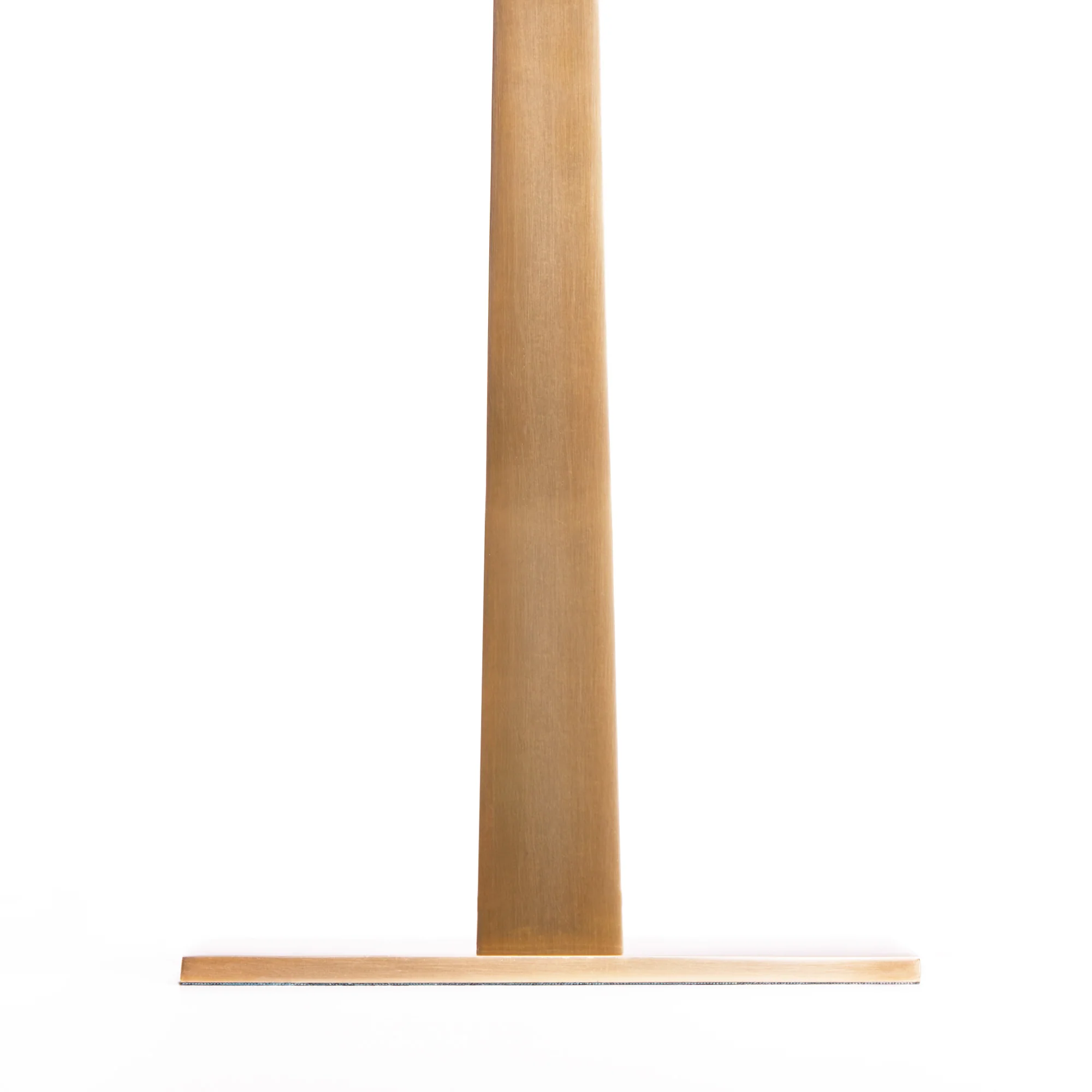Trafalgar cordless table lamp in antique brass - Image 4
