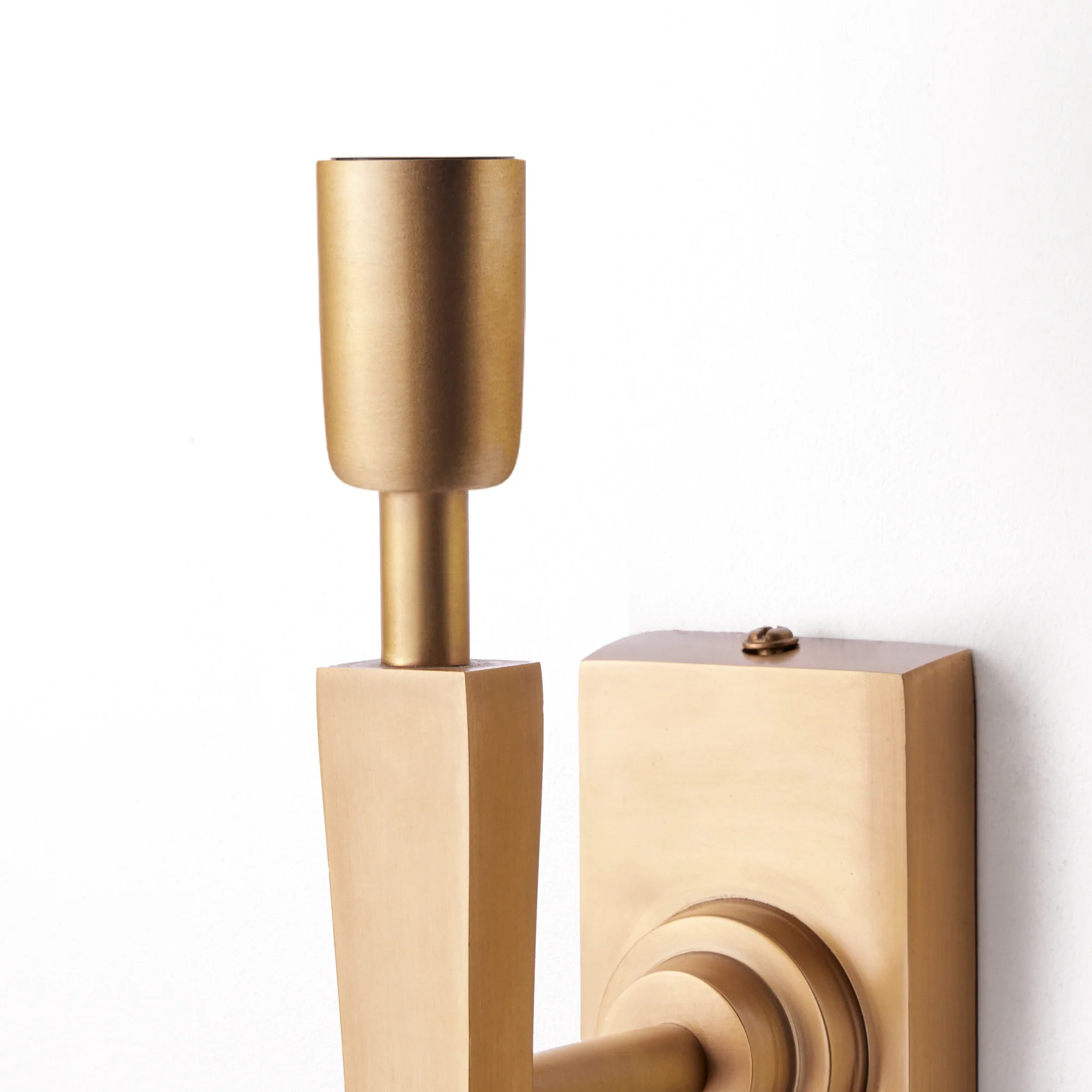 Trafalgar wall fixture in antiqued brass - Image 5