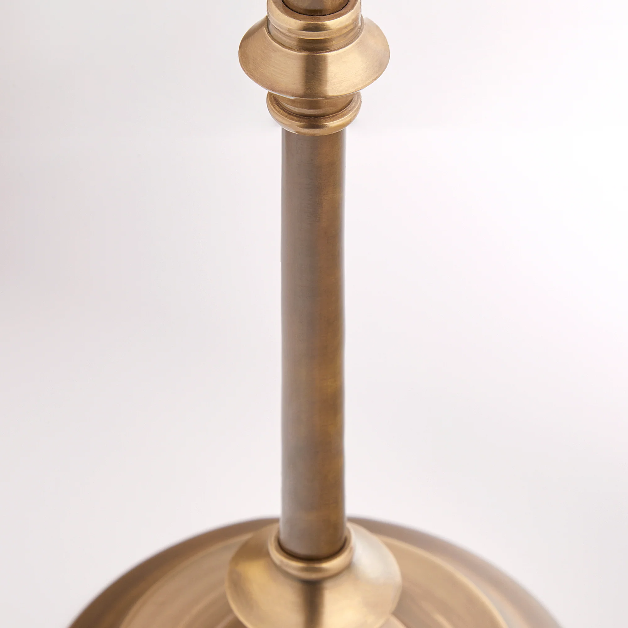 Trindle table lamp in antiqued brass - Image 4