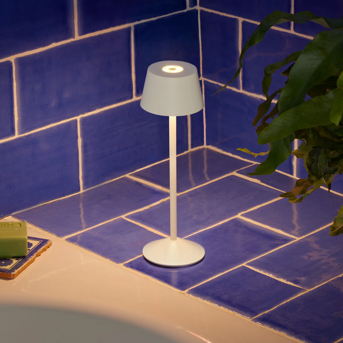 Wee Scoon cordless table lamp in coconut - Image 2