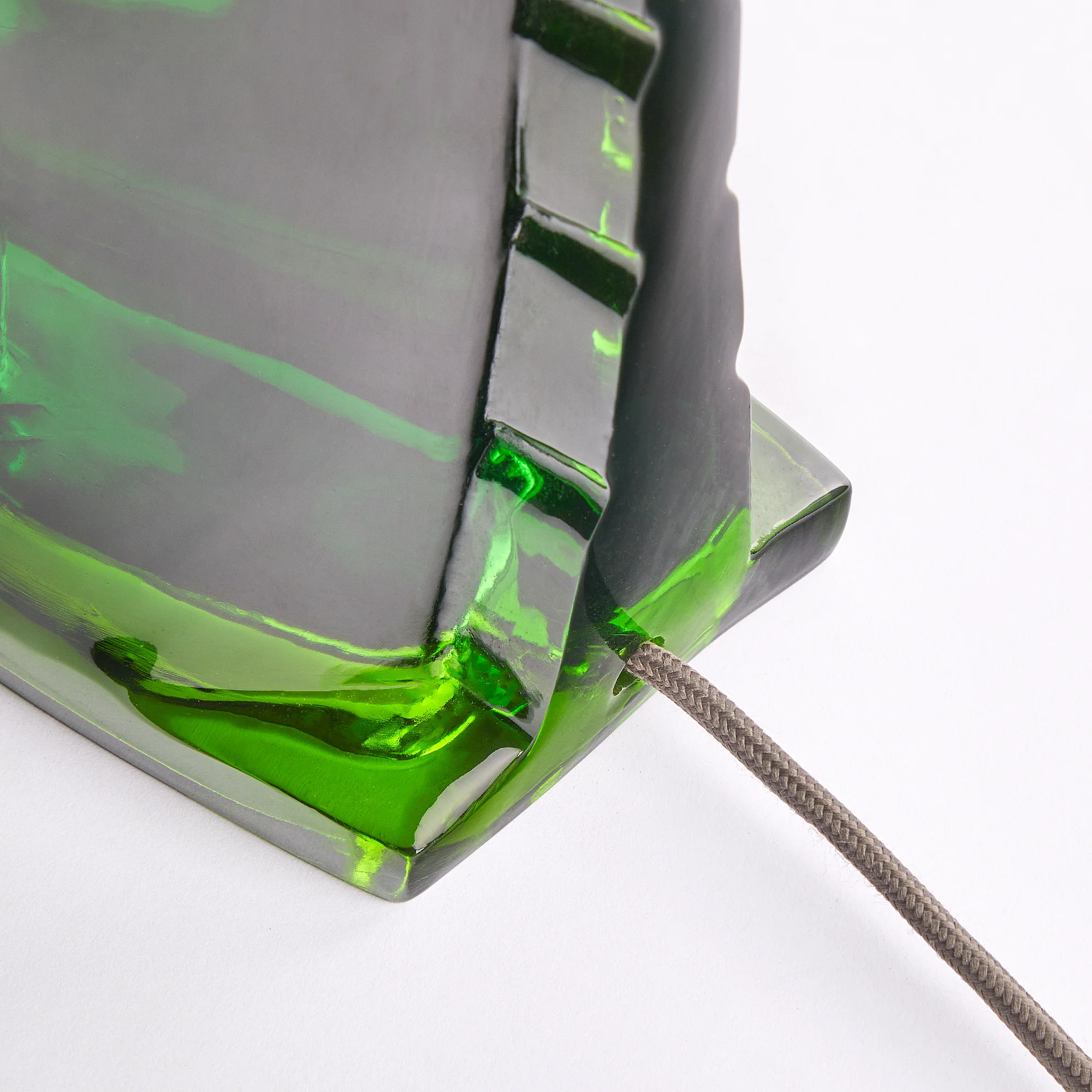 Whinny Table Lamp in green resin - Image 4