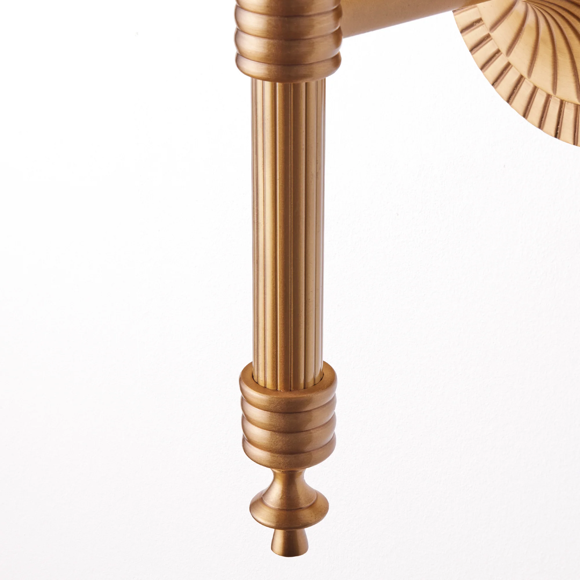 Wrappling wall fixture in antiqued brass - Image 3